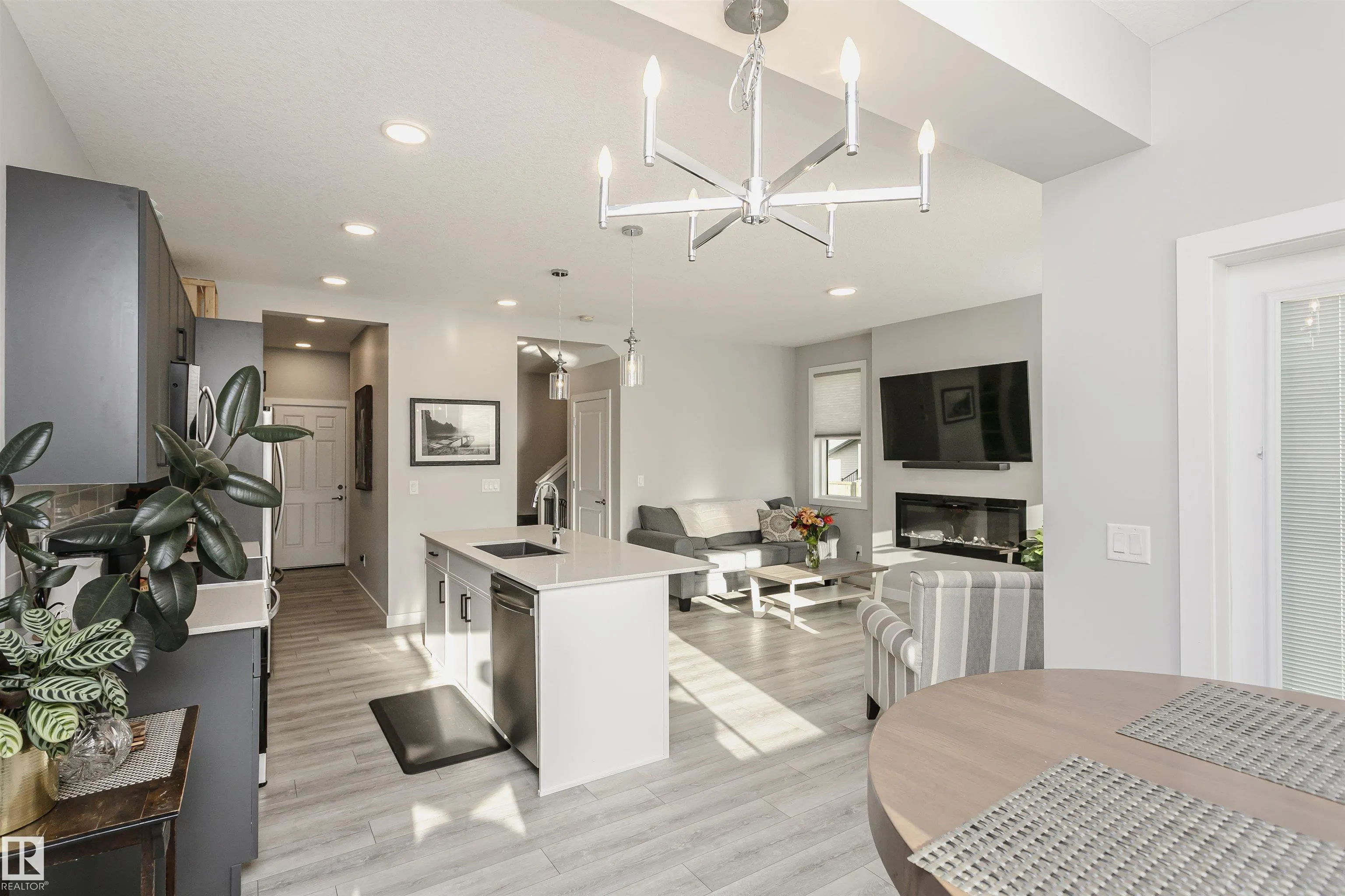 134 ASTORIA