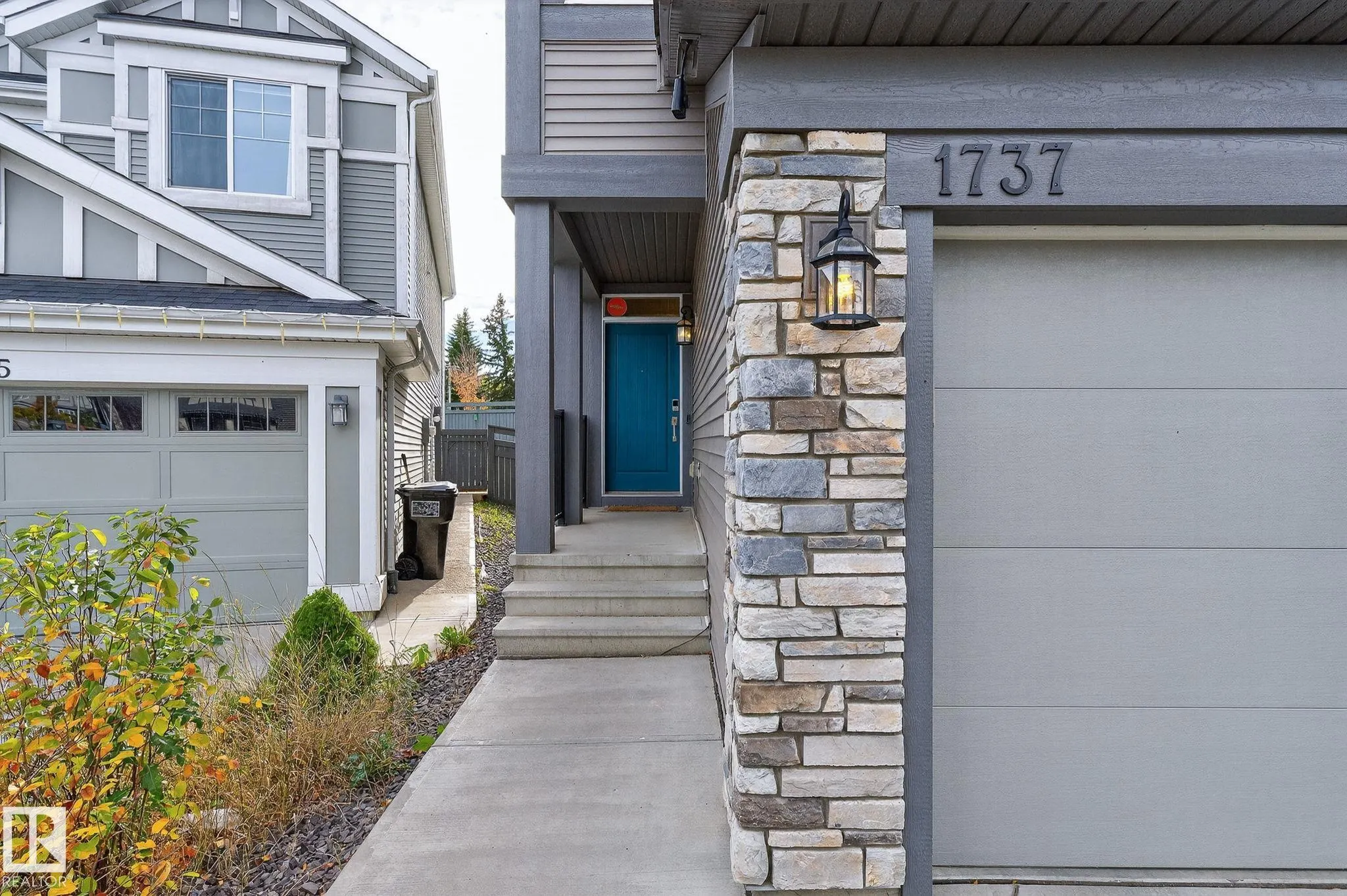 1737 DUMONT CRESCENT