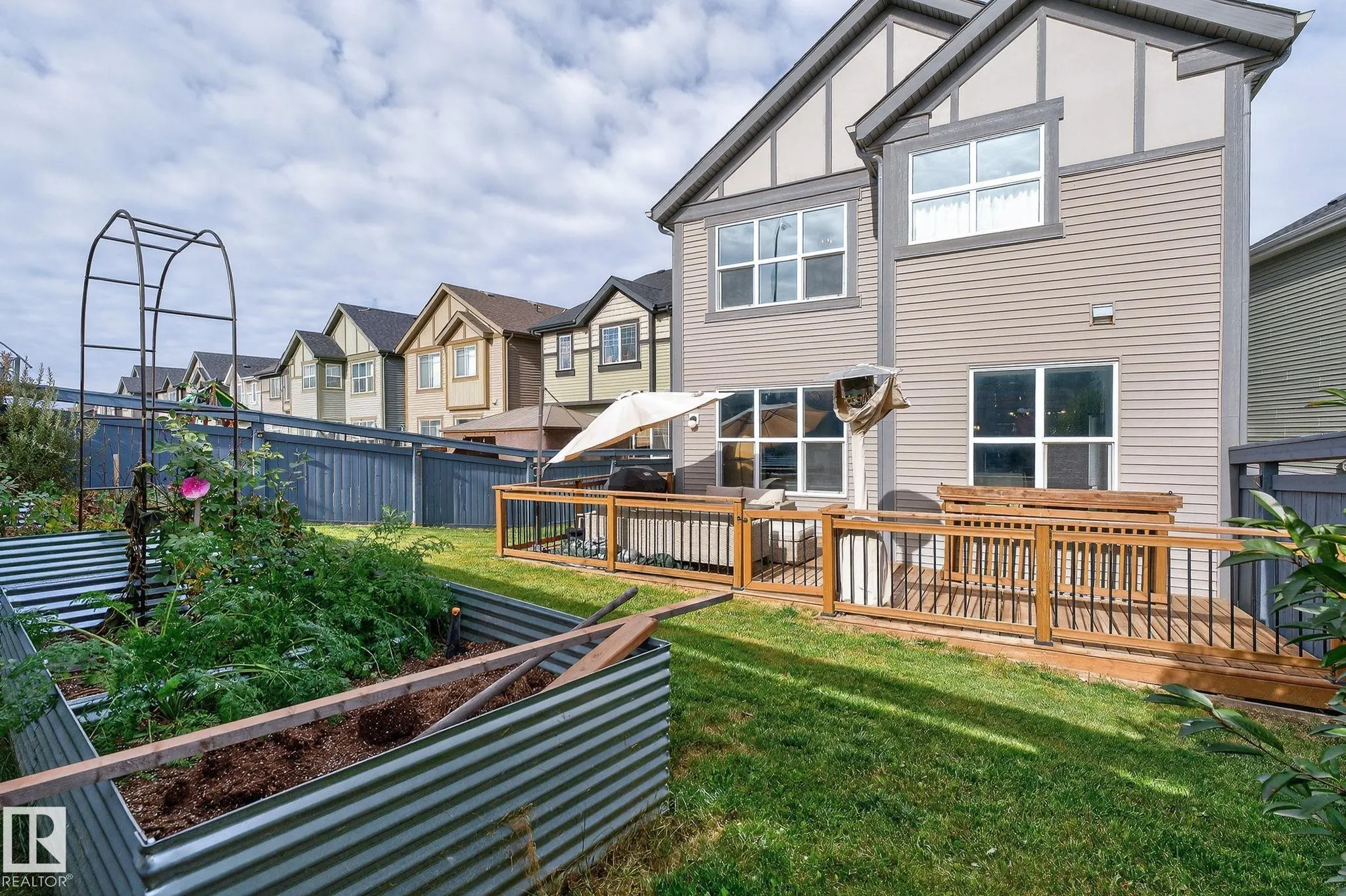 1737 DUMONT CRESCENT