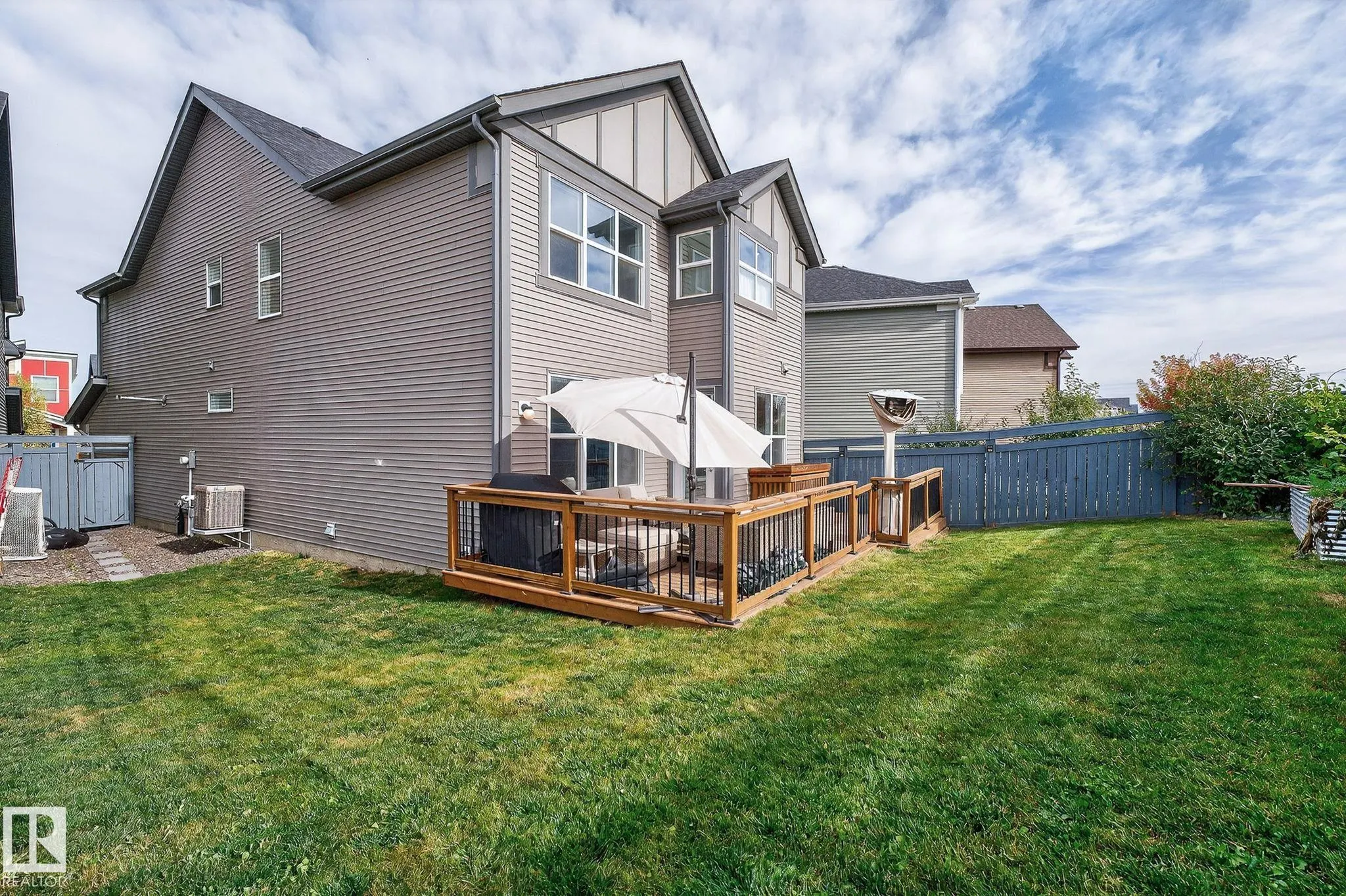 1737 DUMONT CRESCENT