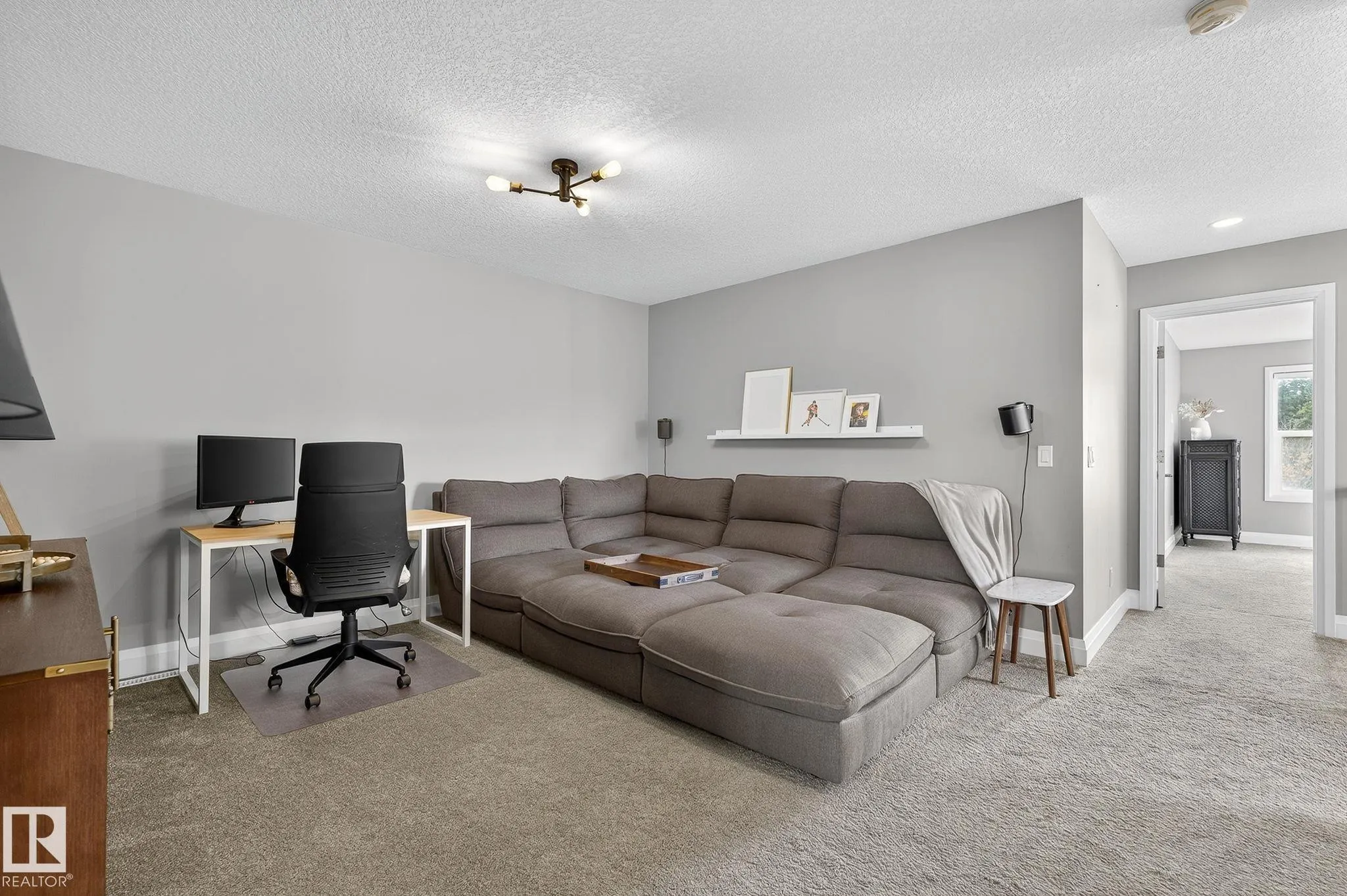 1737 DUMONT CRESCENT