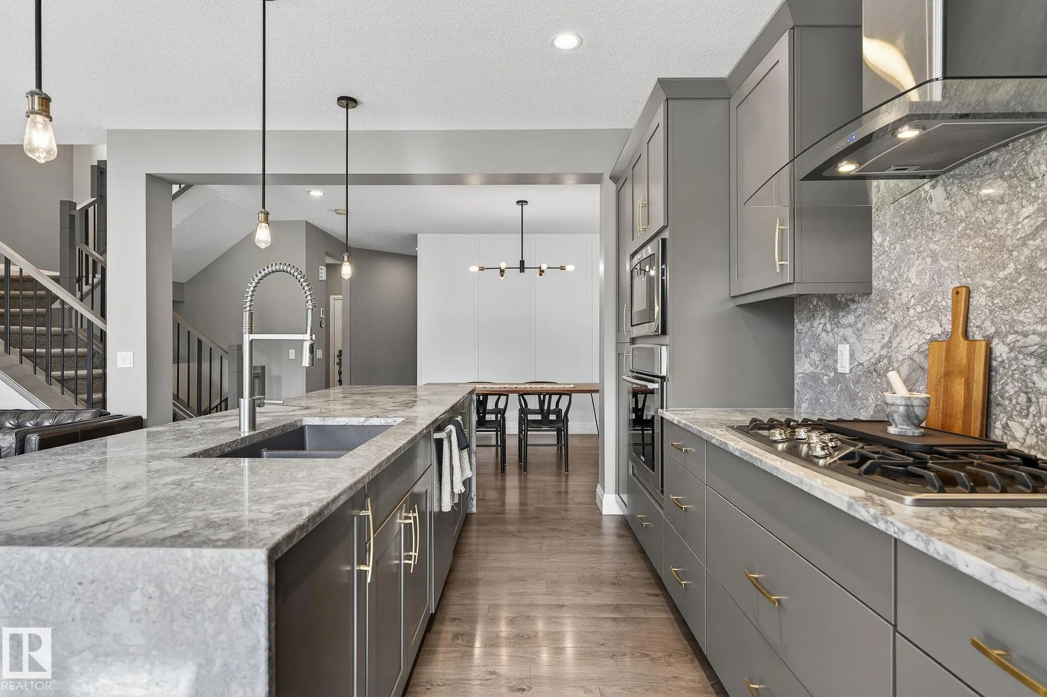 1737 DUMONT CRESCENT