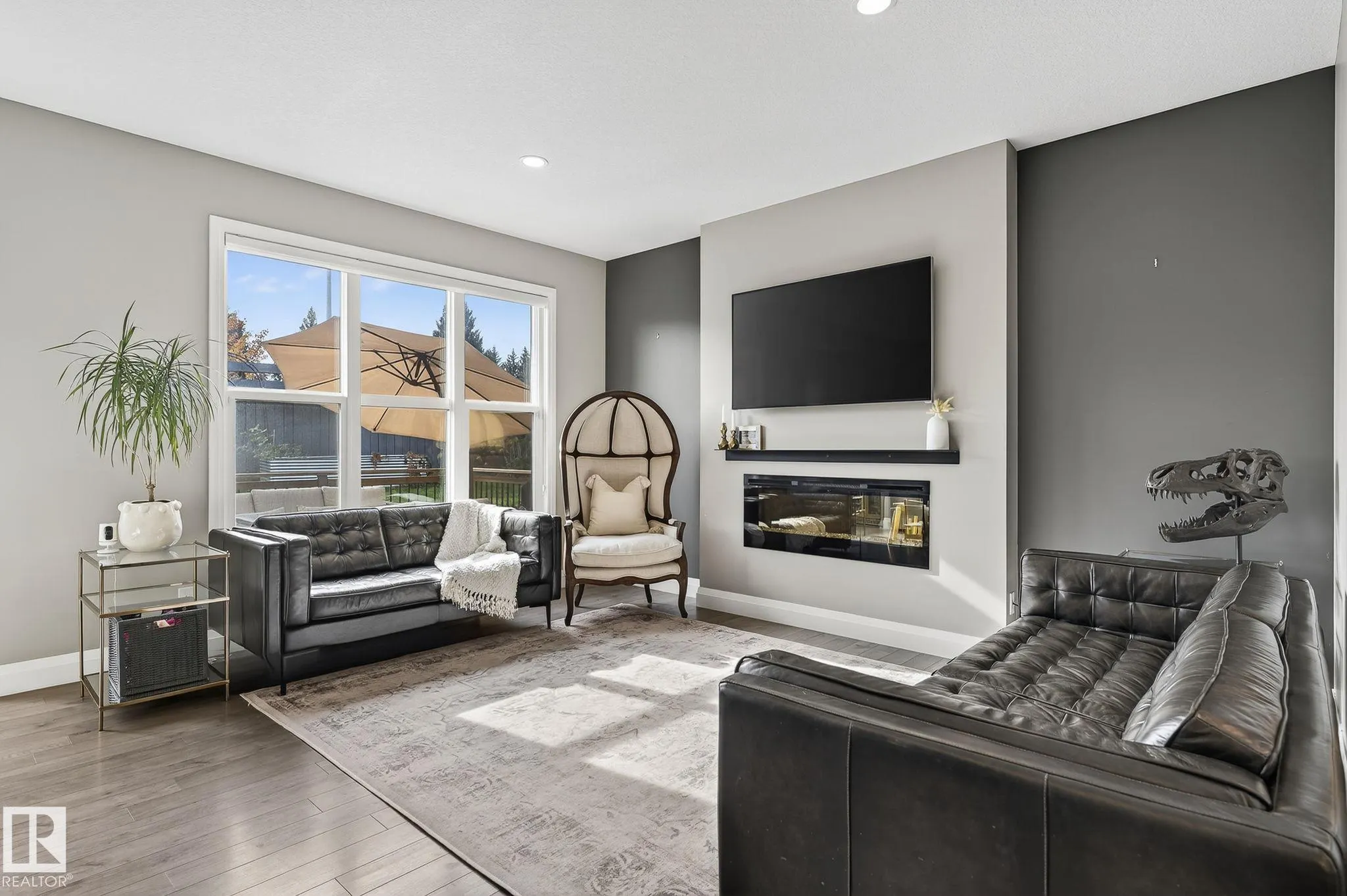 1737 DUMONT CRESCENT