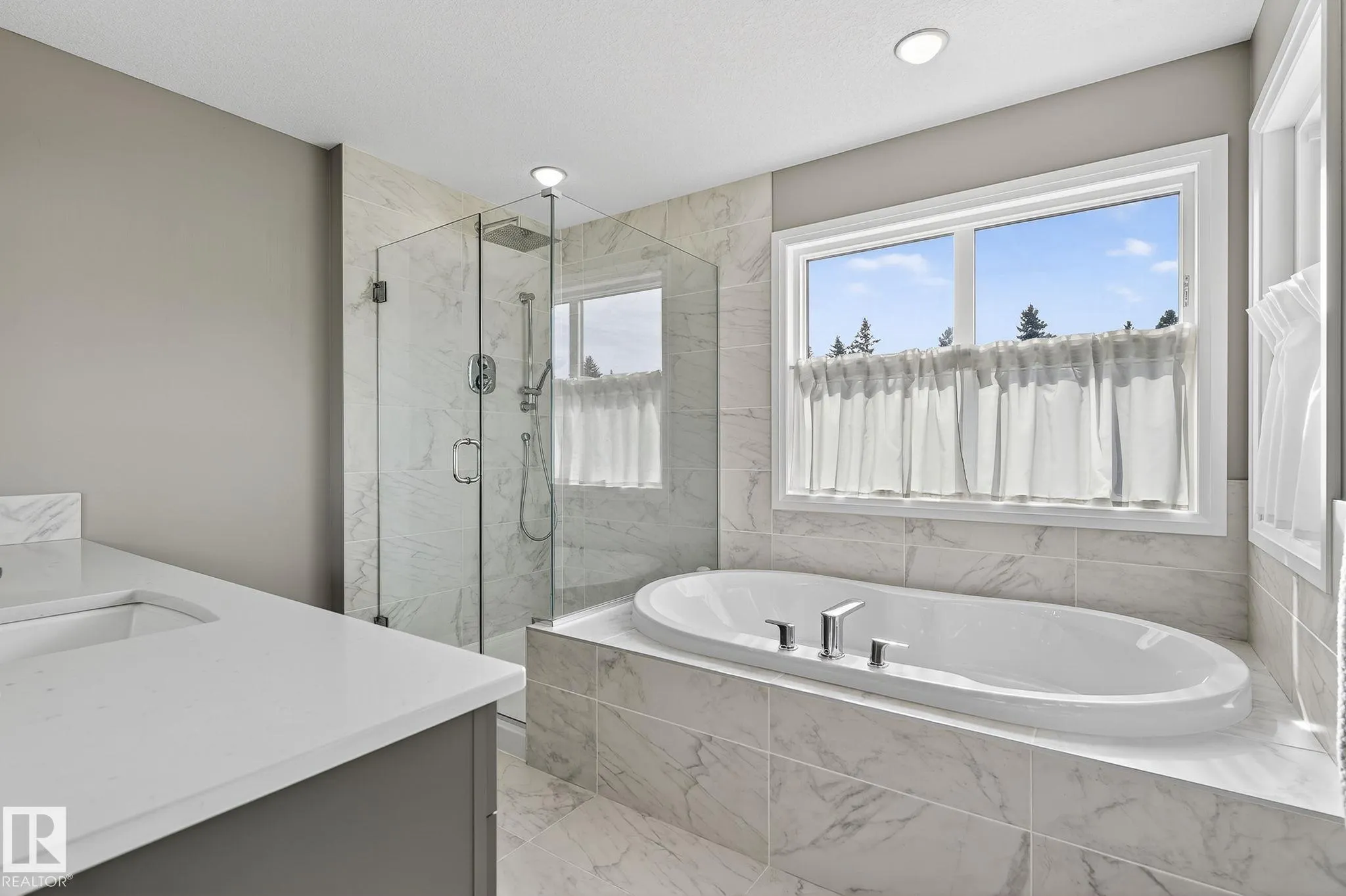 1737 DUMONT CRESCENT