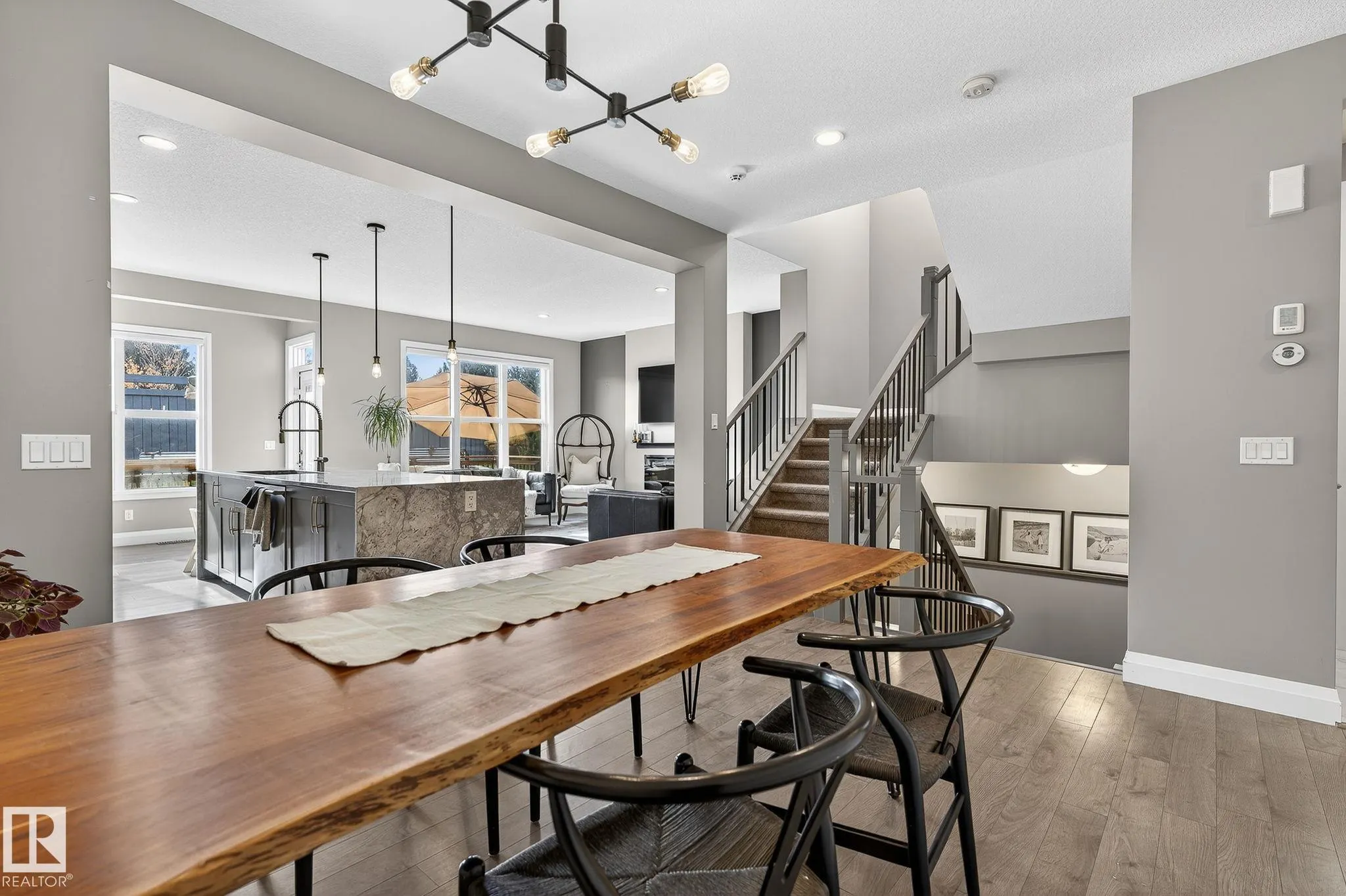 1737 DUMONT CRESCENT