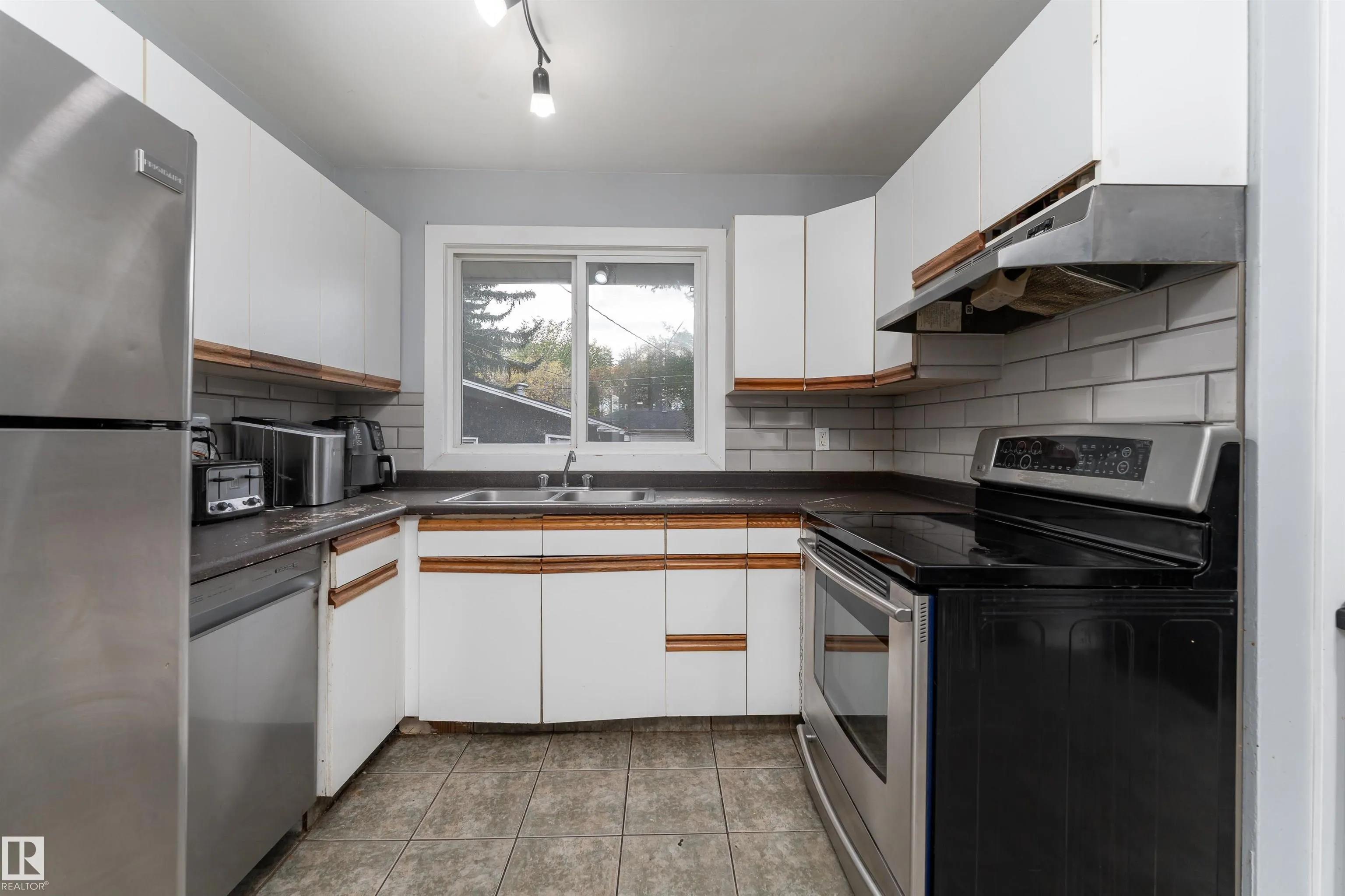 12316 140 Street