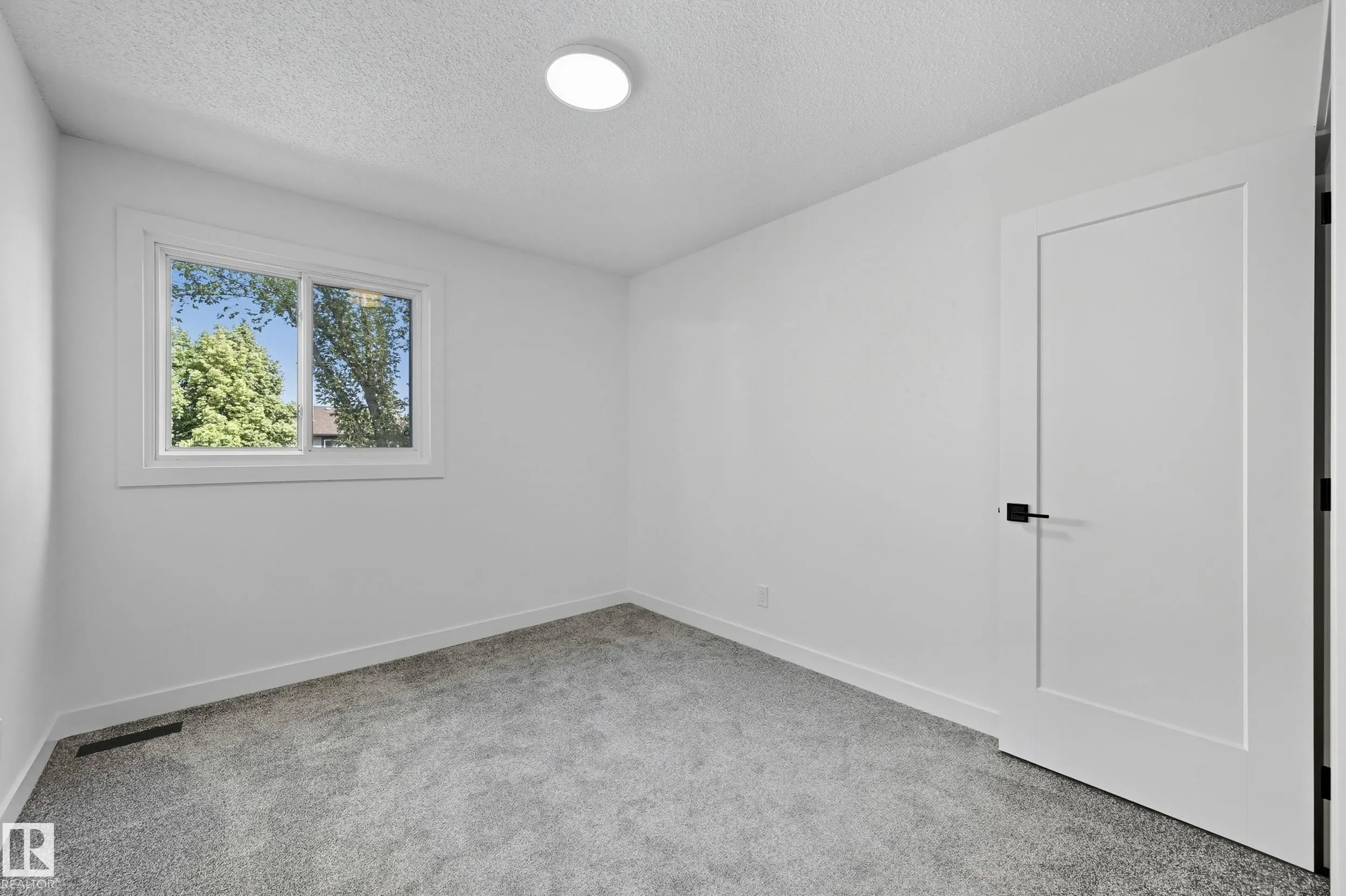 118 PRIMROSE GARDENS