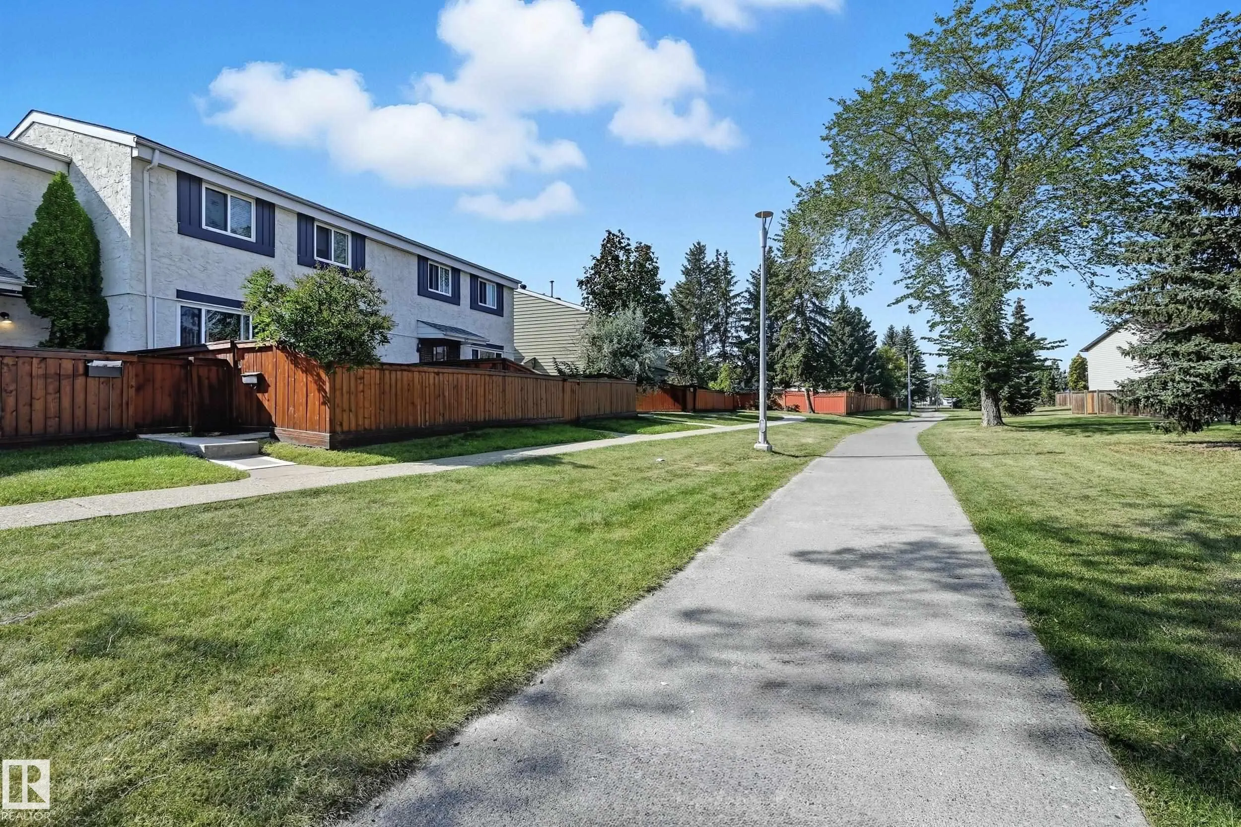 118 PRIMROSE GARDENS