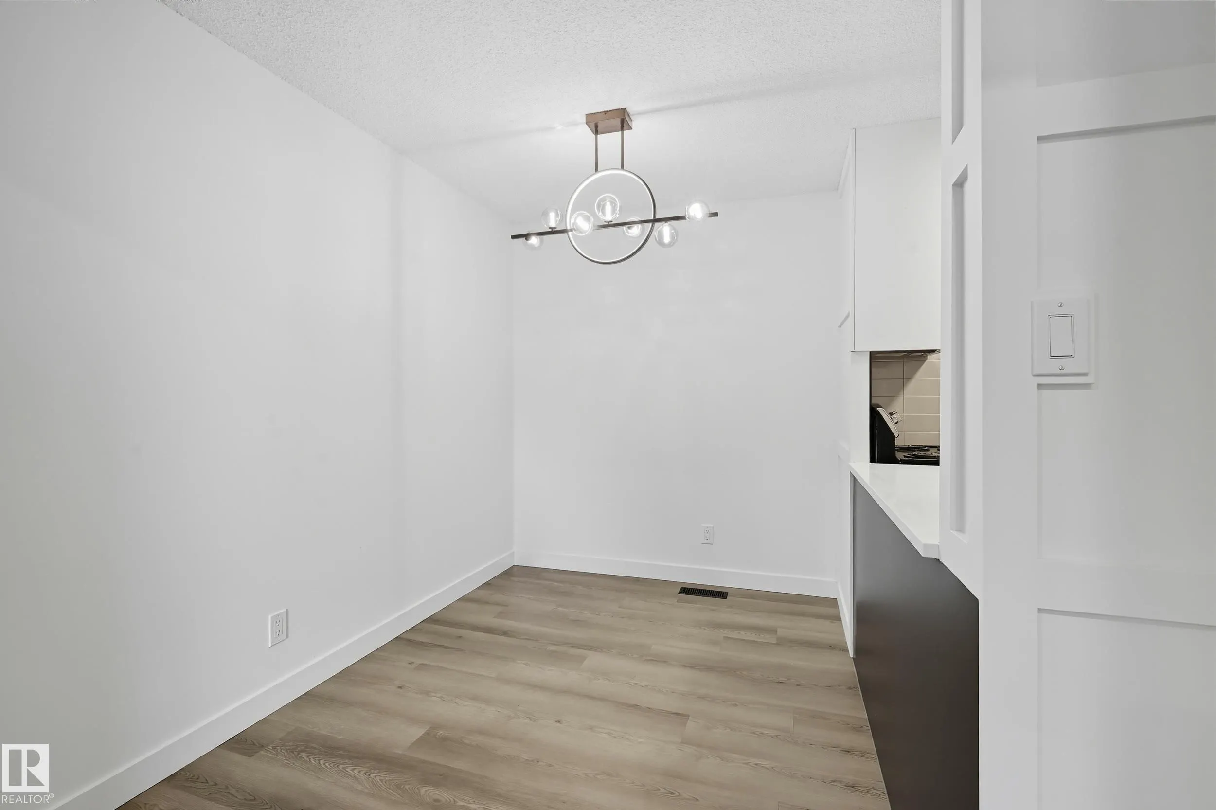 118 PRIMROSE GARDENS