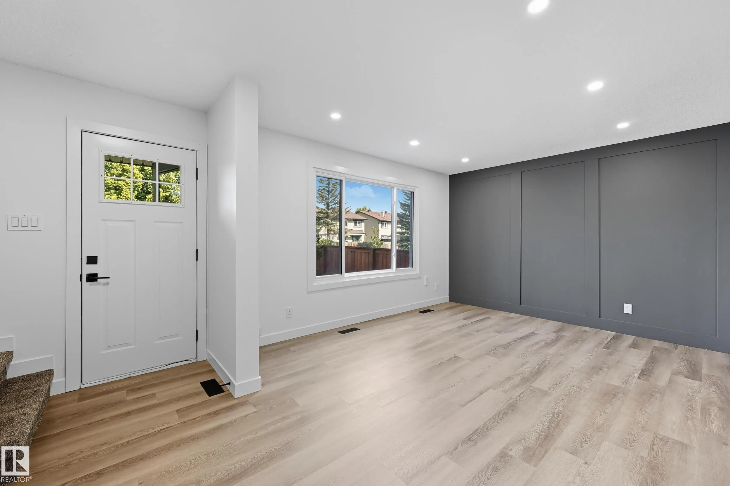 118 PRIMROSE GARDENS