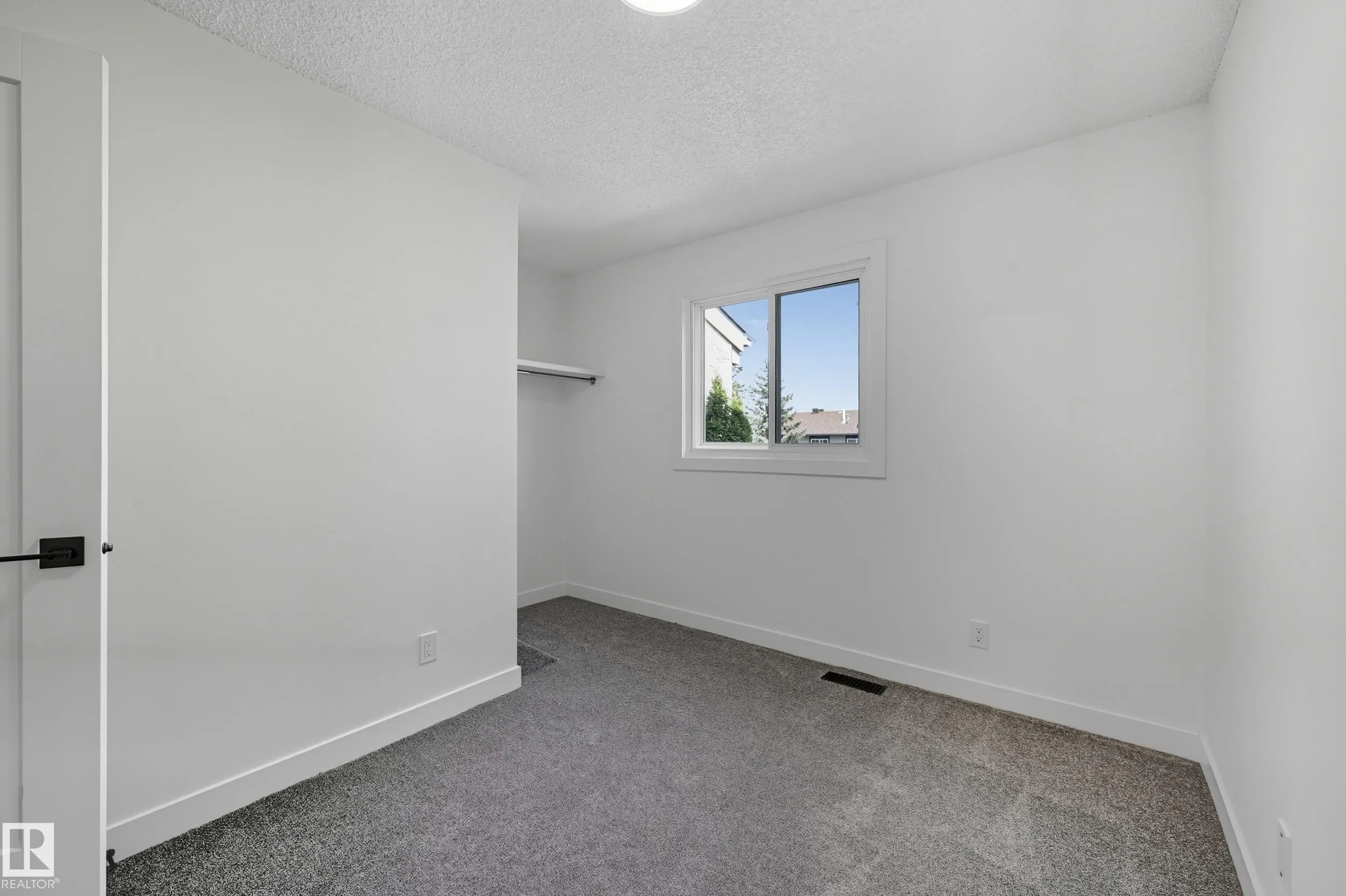 118 PRIMROSE GARDENS