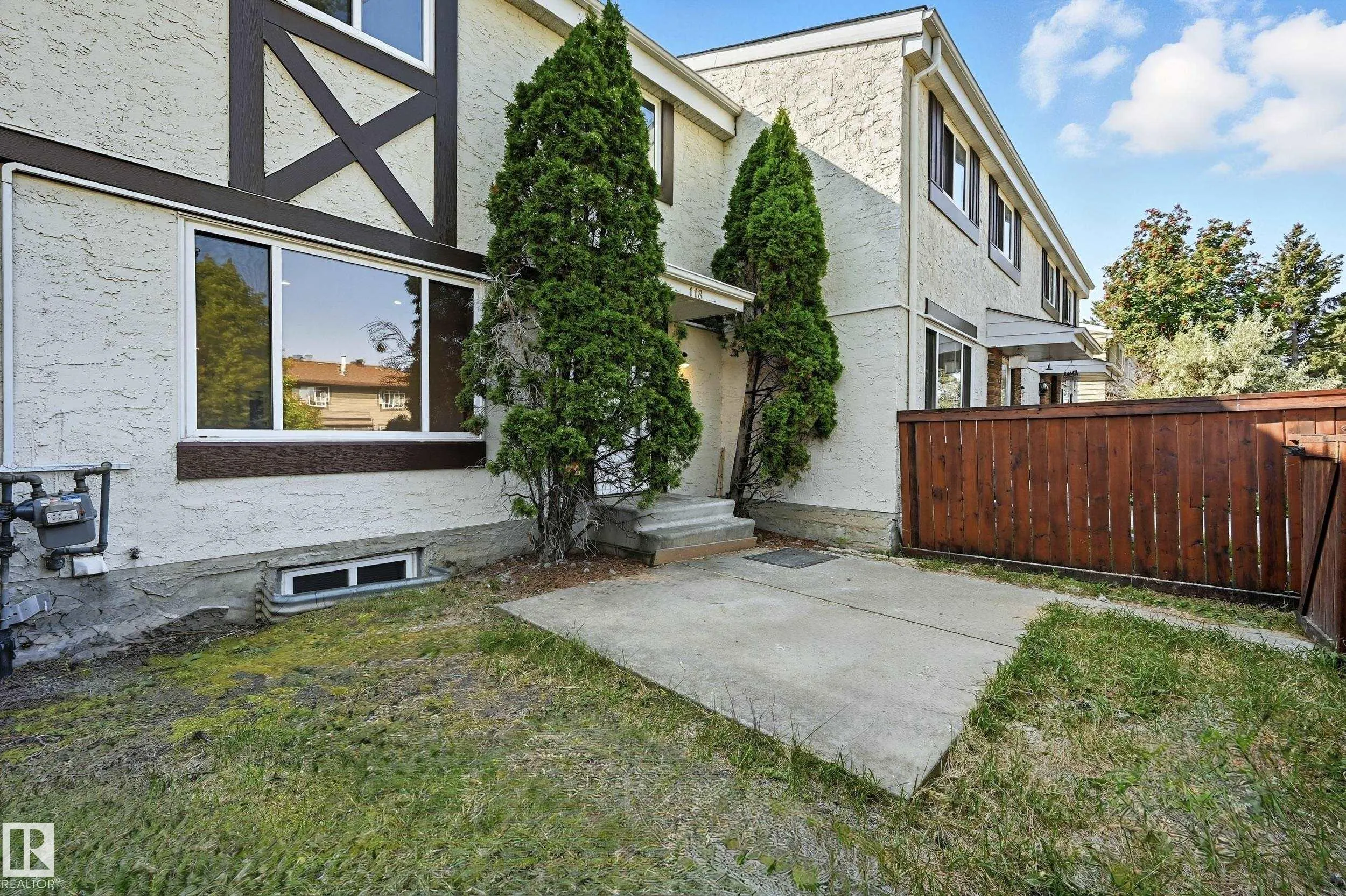 118 PRIMROSE GARDENS