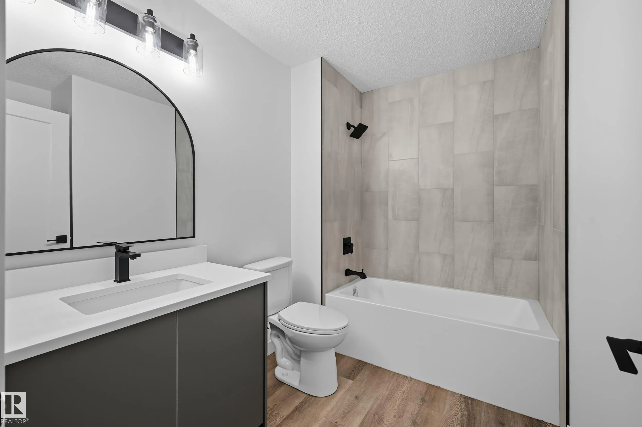 118 PRIMROSE GARDENS