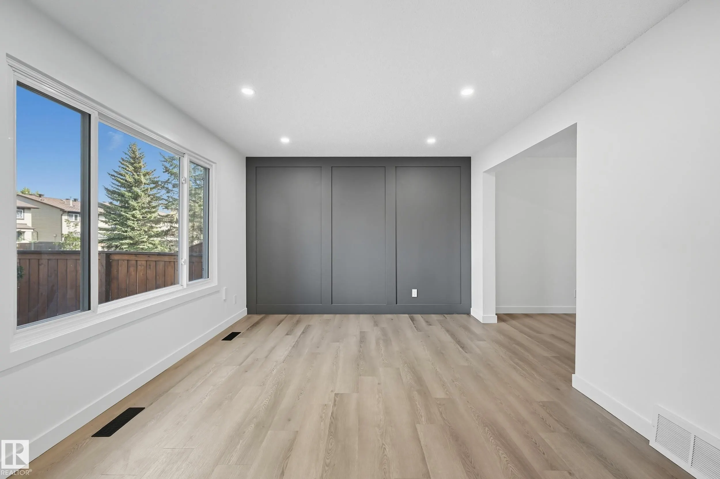 118 PRIMROSE GARDENS