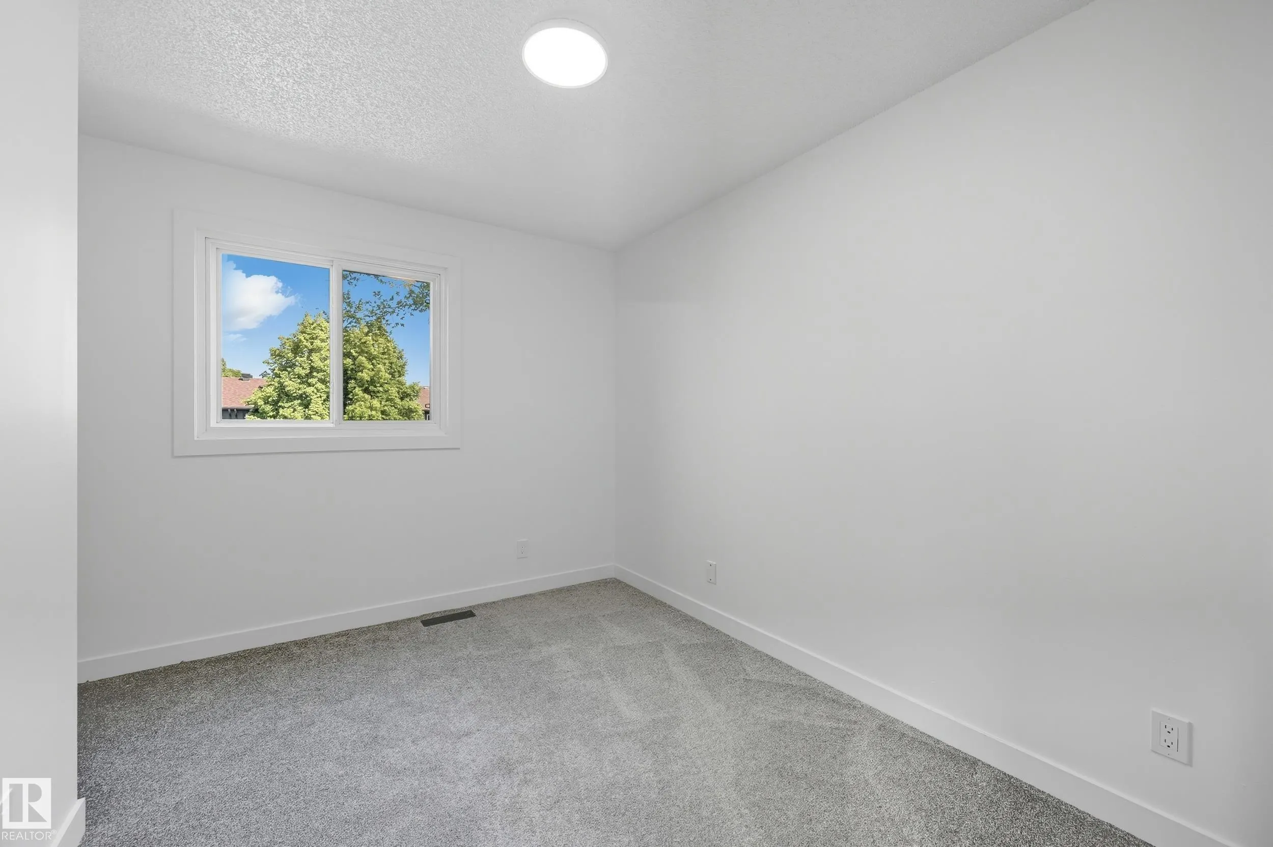 118 PRIMROSE GARDENS