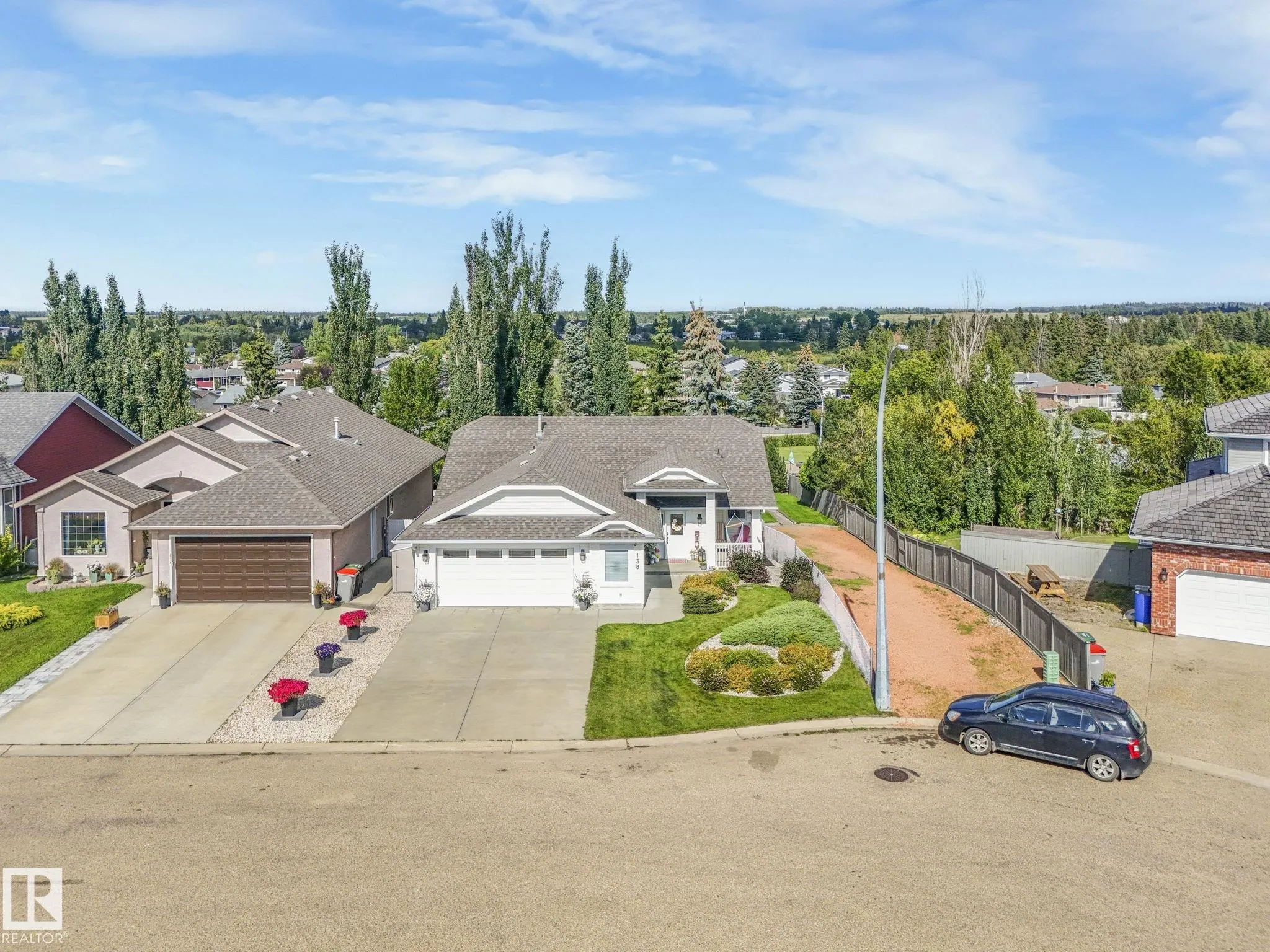 138 Pipestone Manor