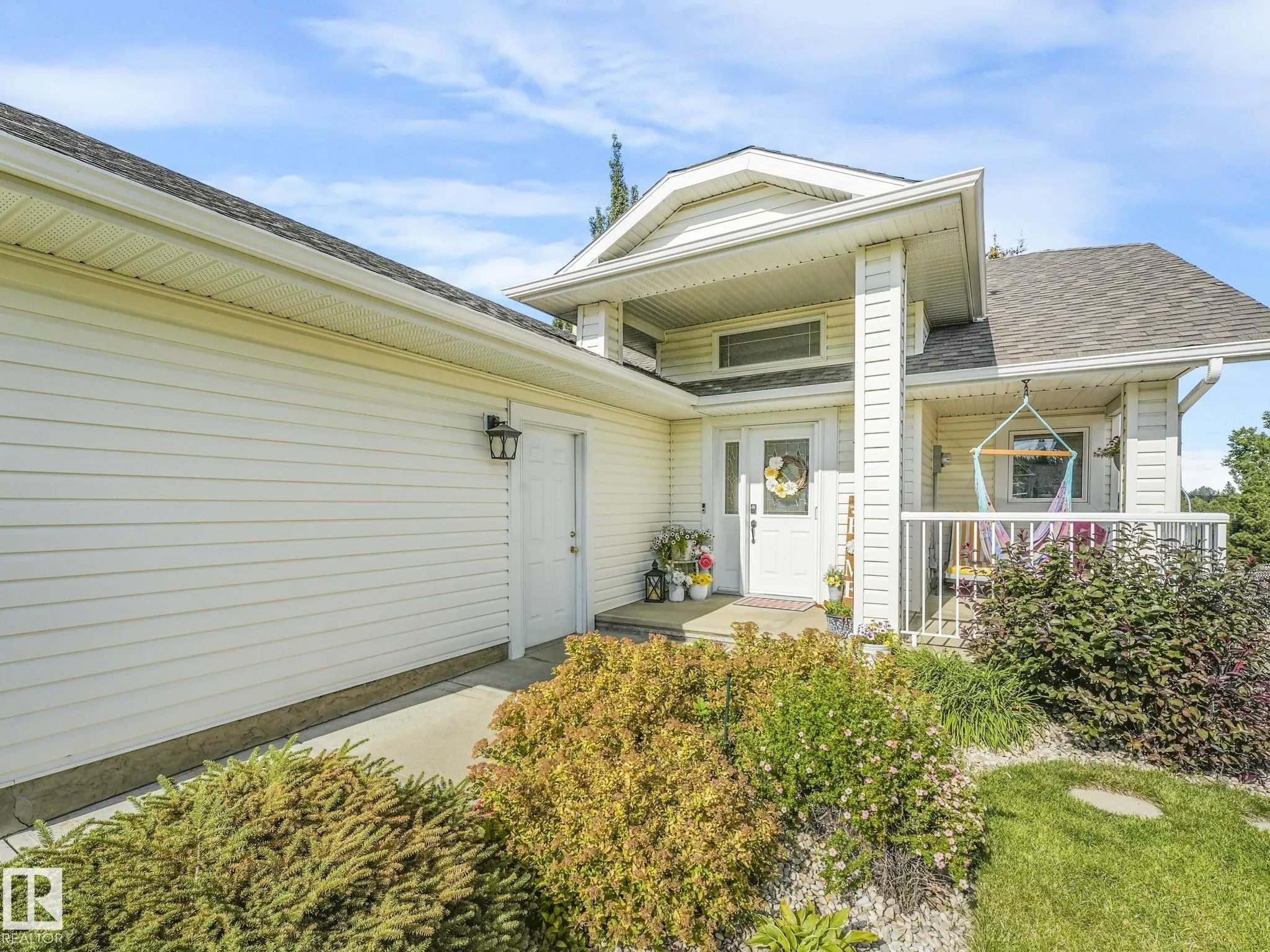 138 Pipestone Manor