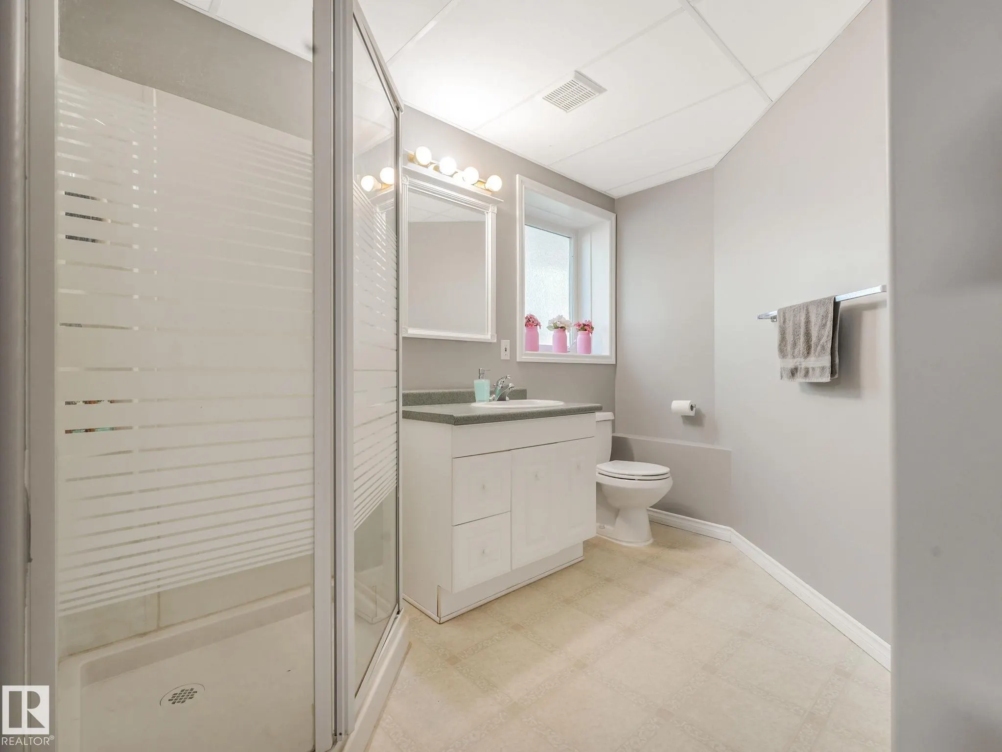 138 Pipestone Manor