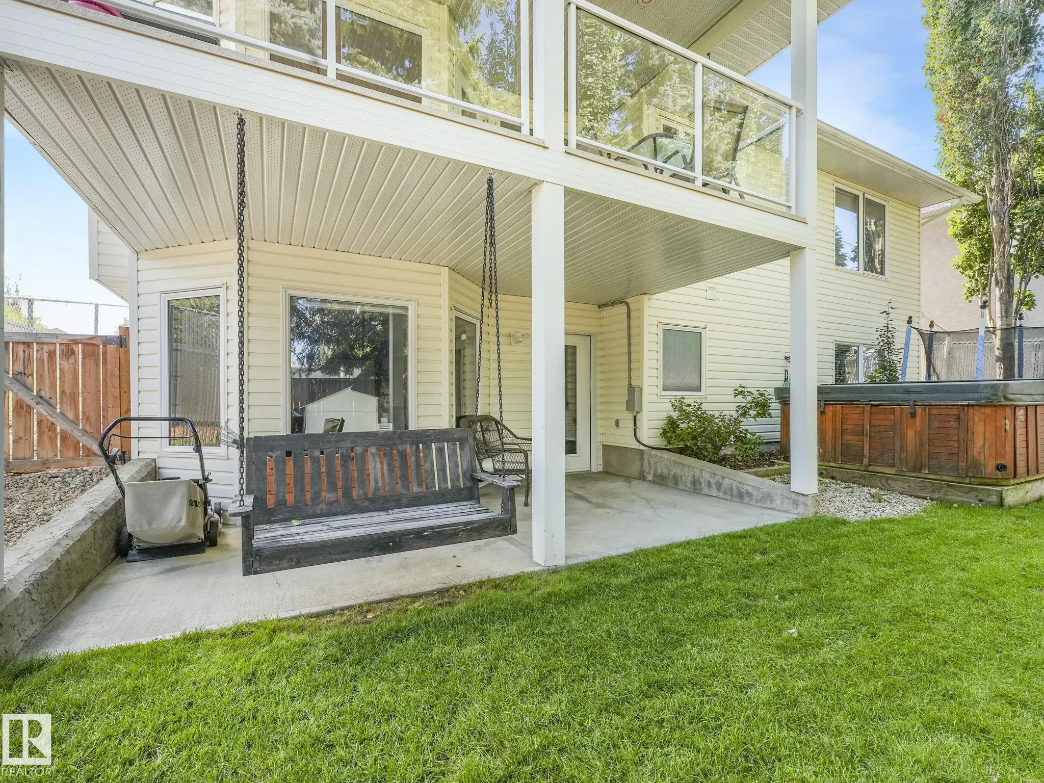 138 Pipestone Manor