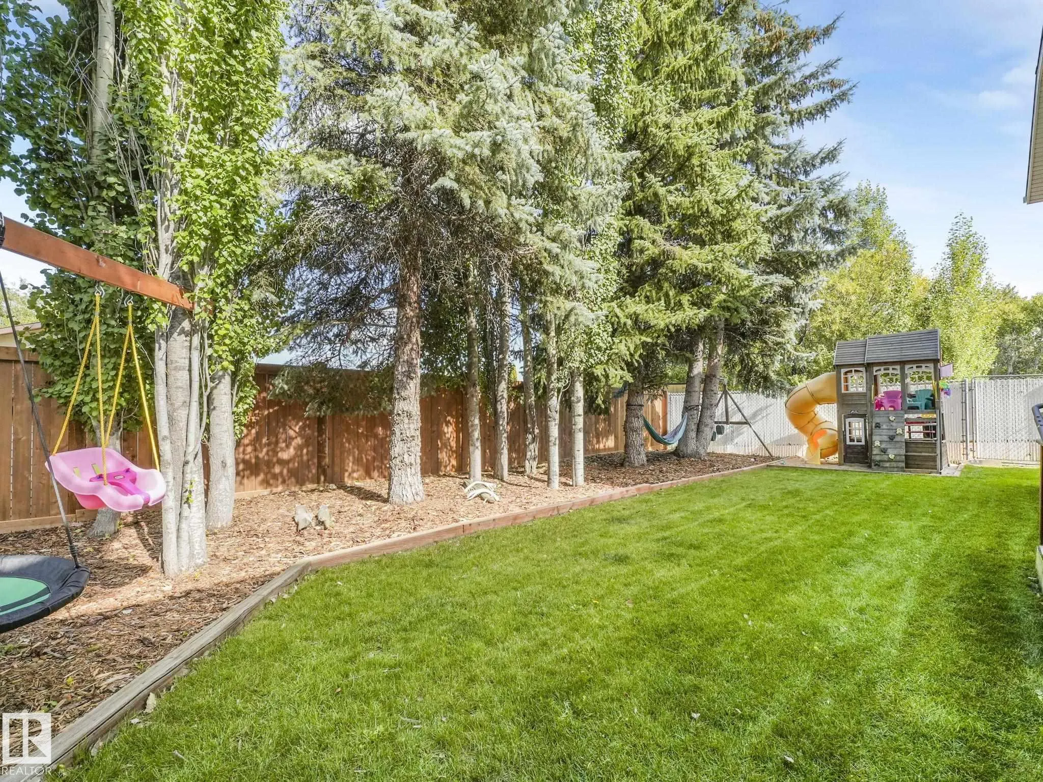 138 Pipestone Manor