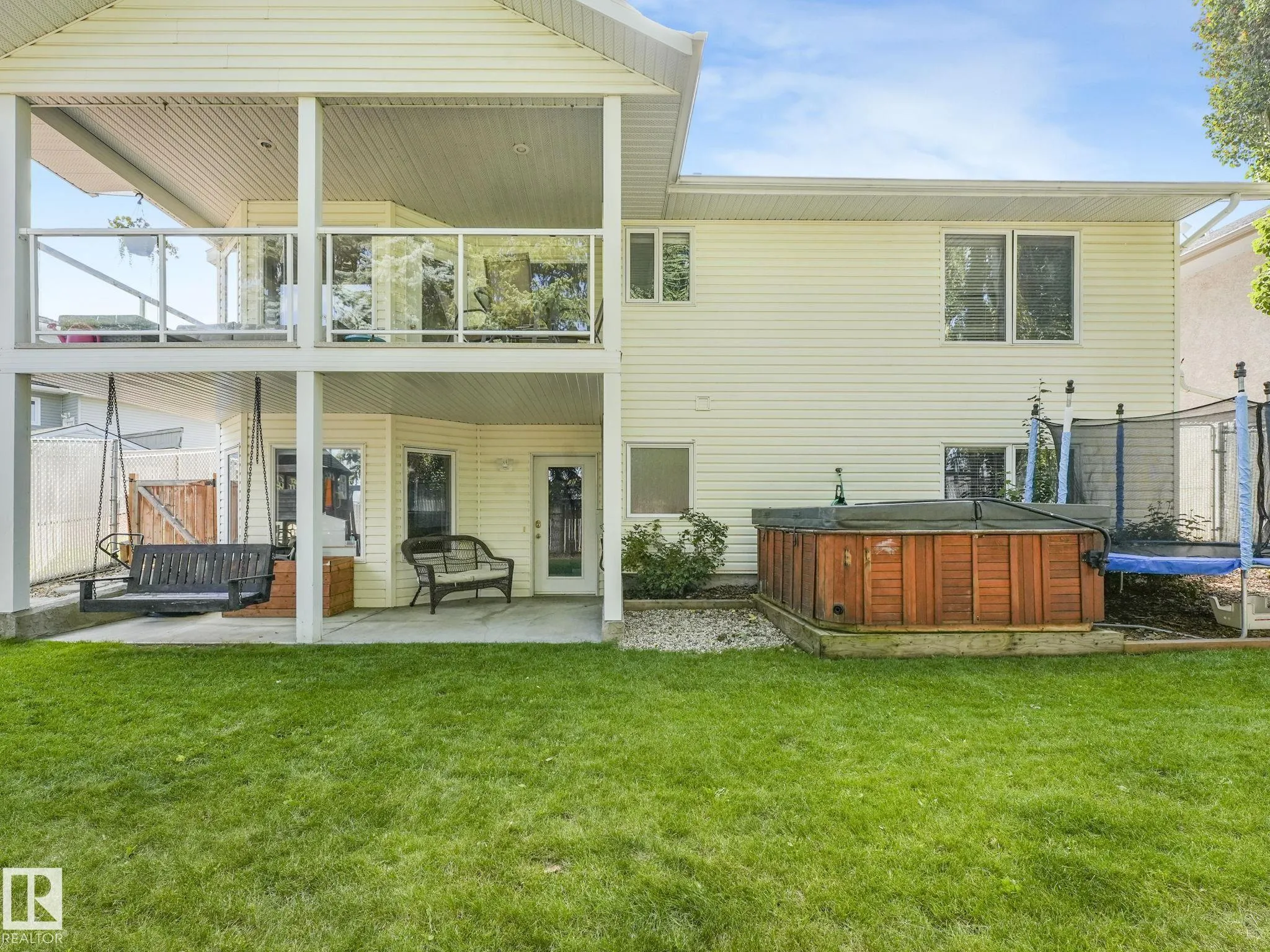 138 Pipestone Manor