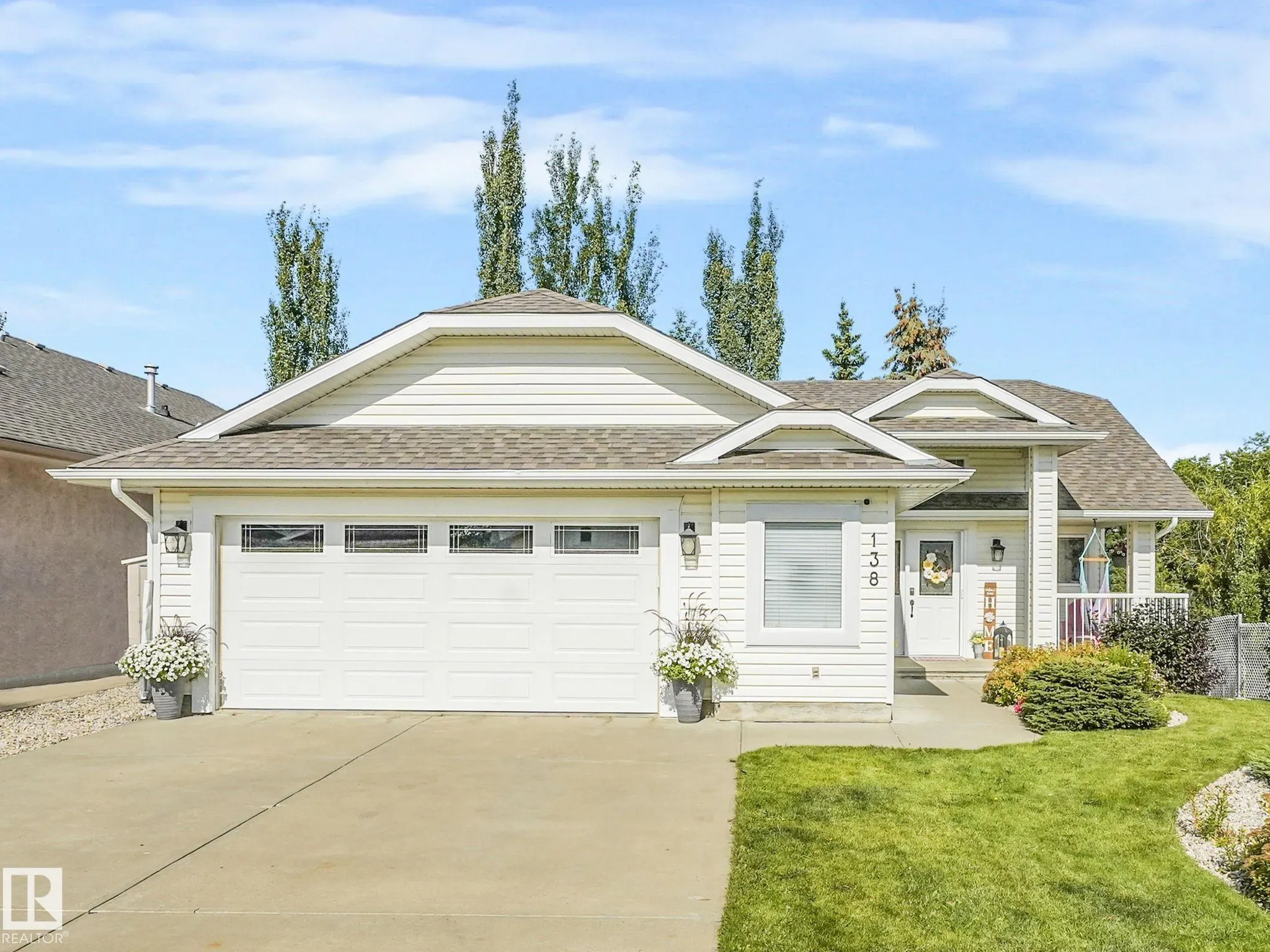 138 Pipestone Manor