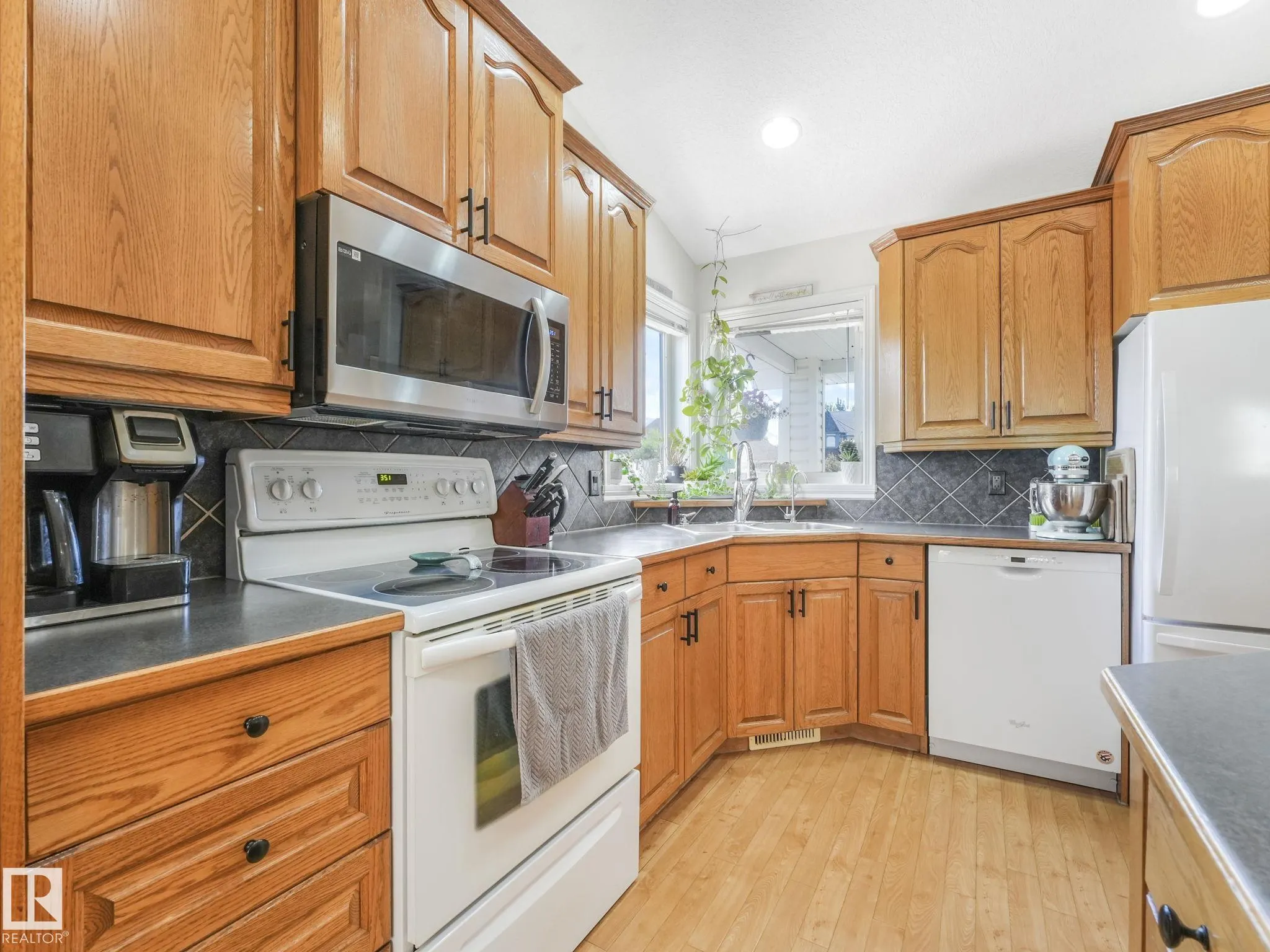 138 Pipestone Manor