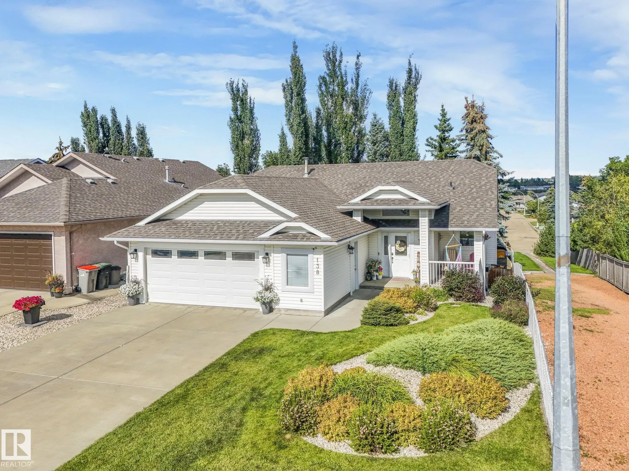 138 Pipestone Manor