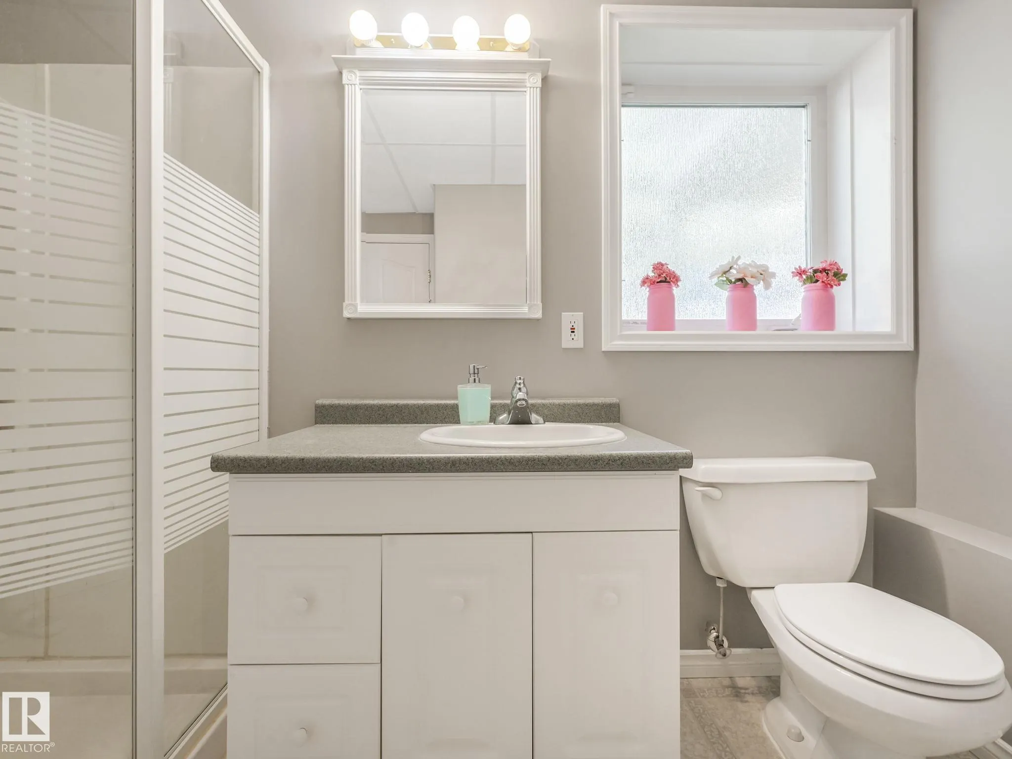 138 Pipestone Manor