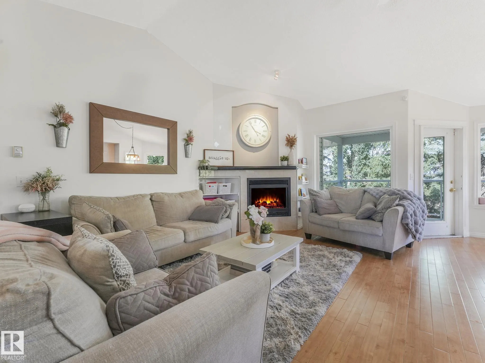 138 Pipestone Manor