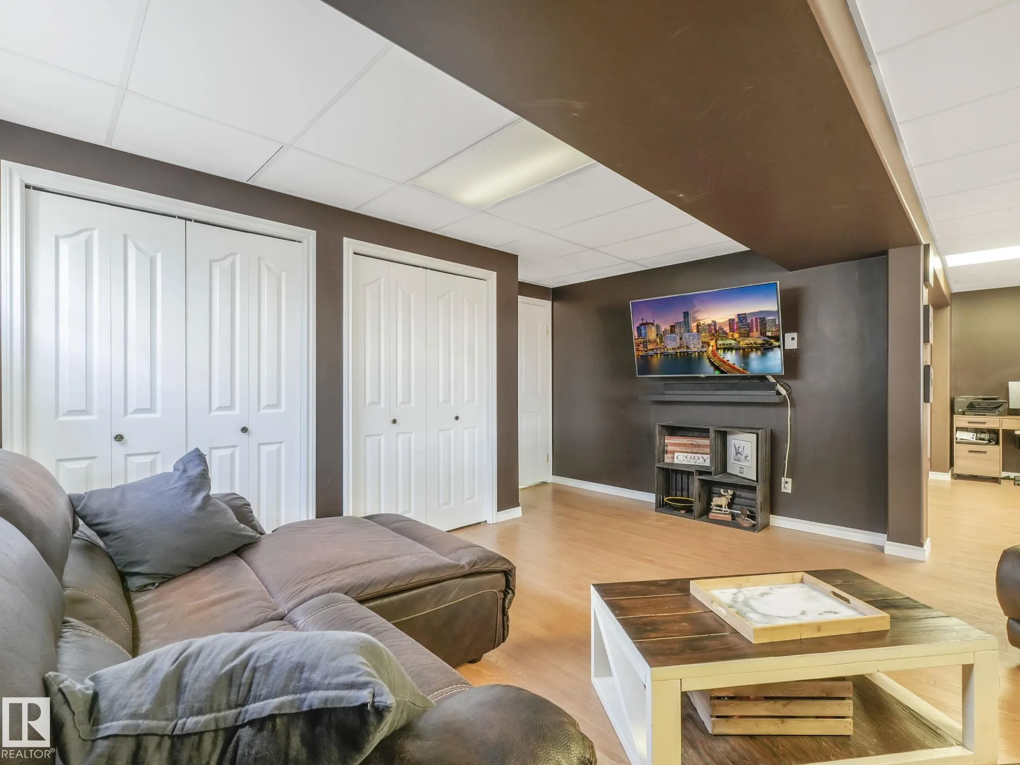 138 Pipestone Manor