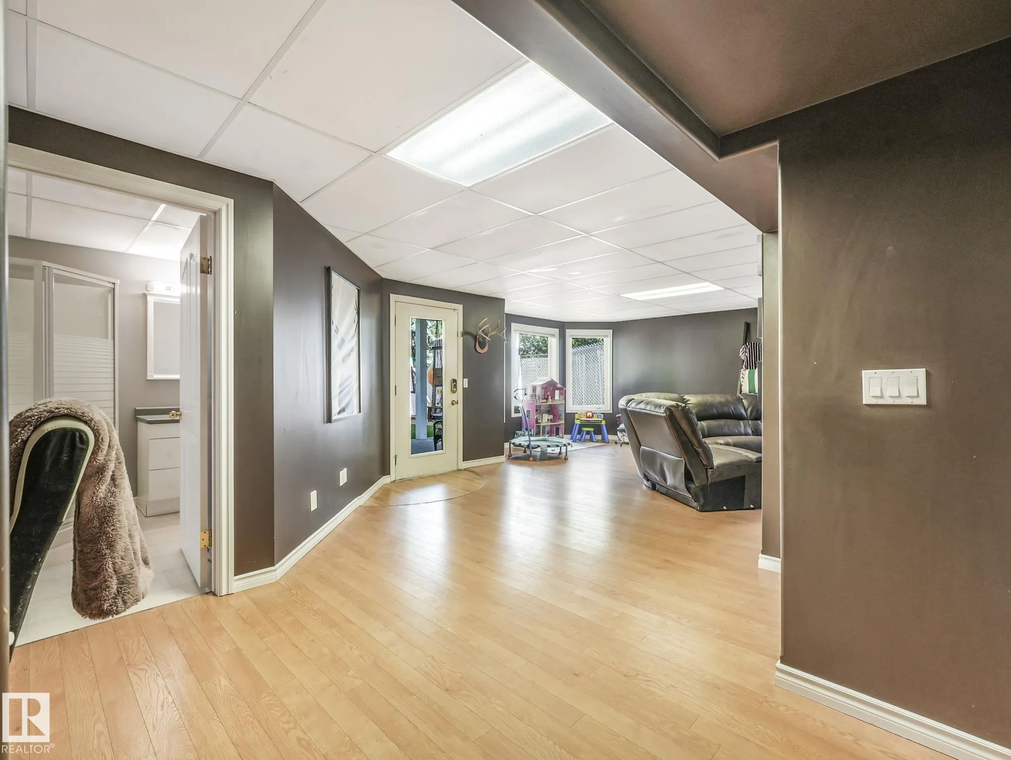 138 Pipestone Manor