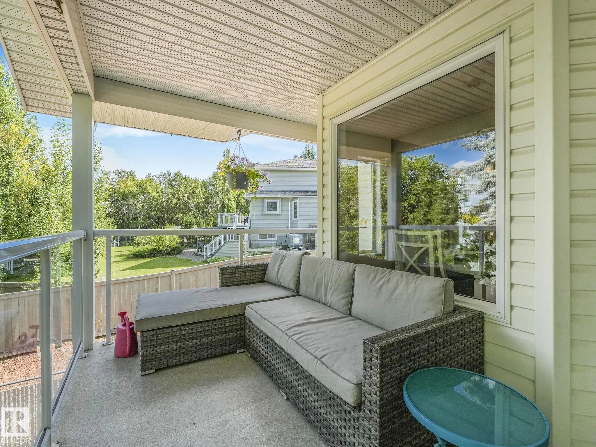 138 Pipestone Manor
