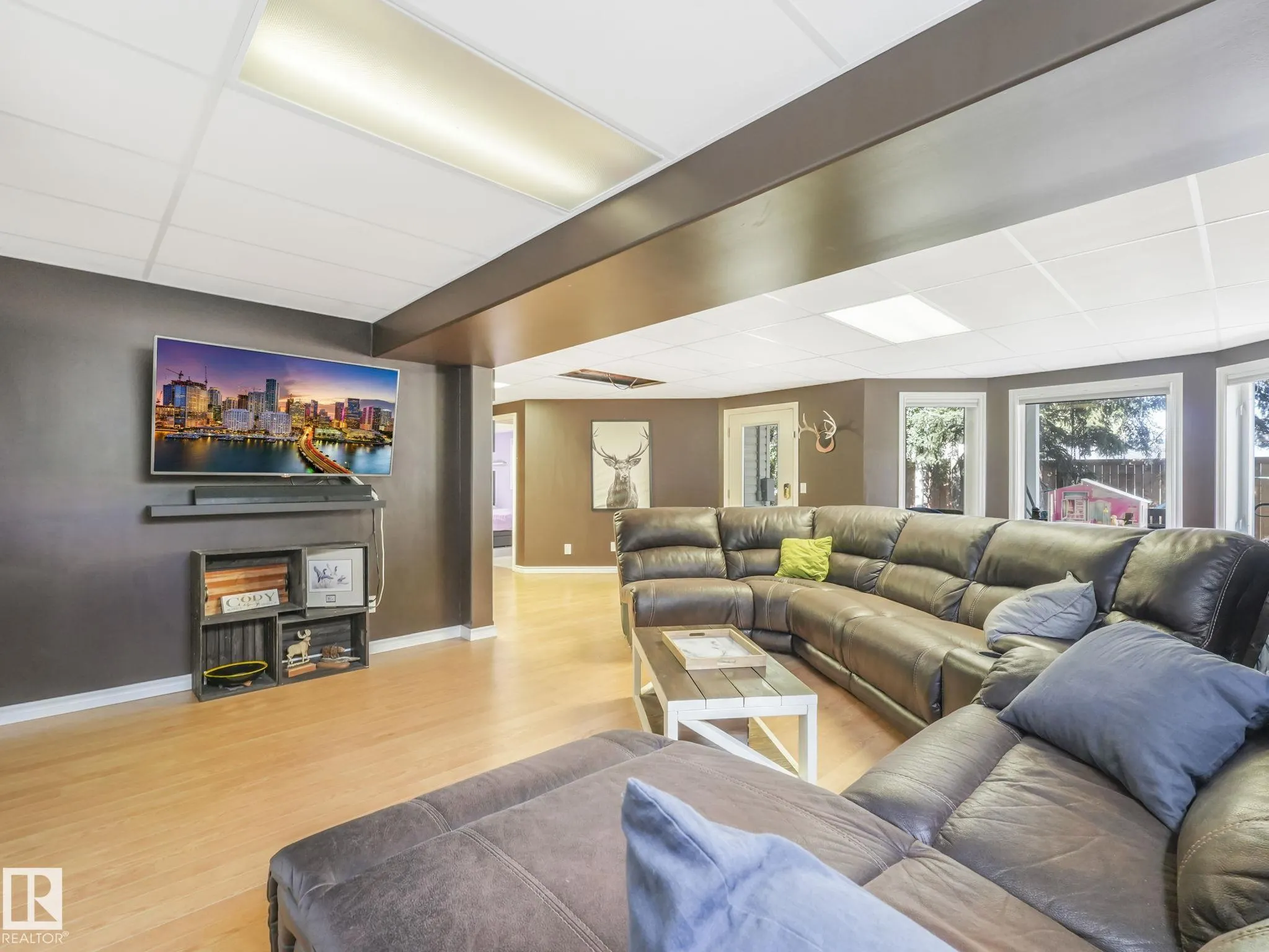 138 Pipestone Manor