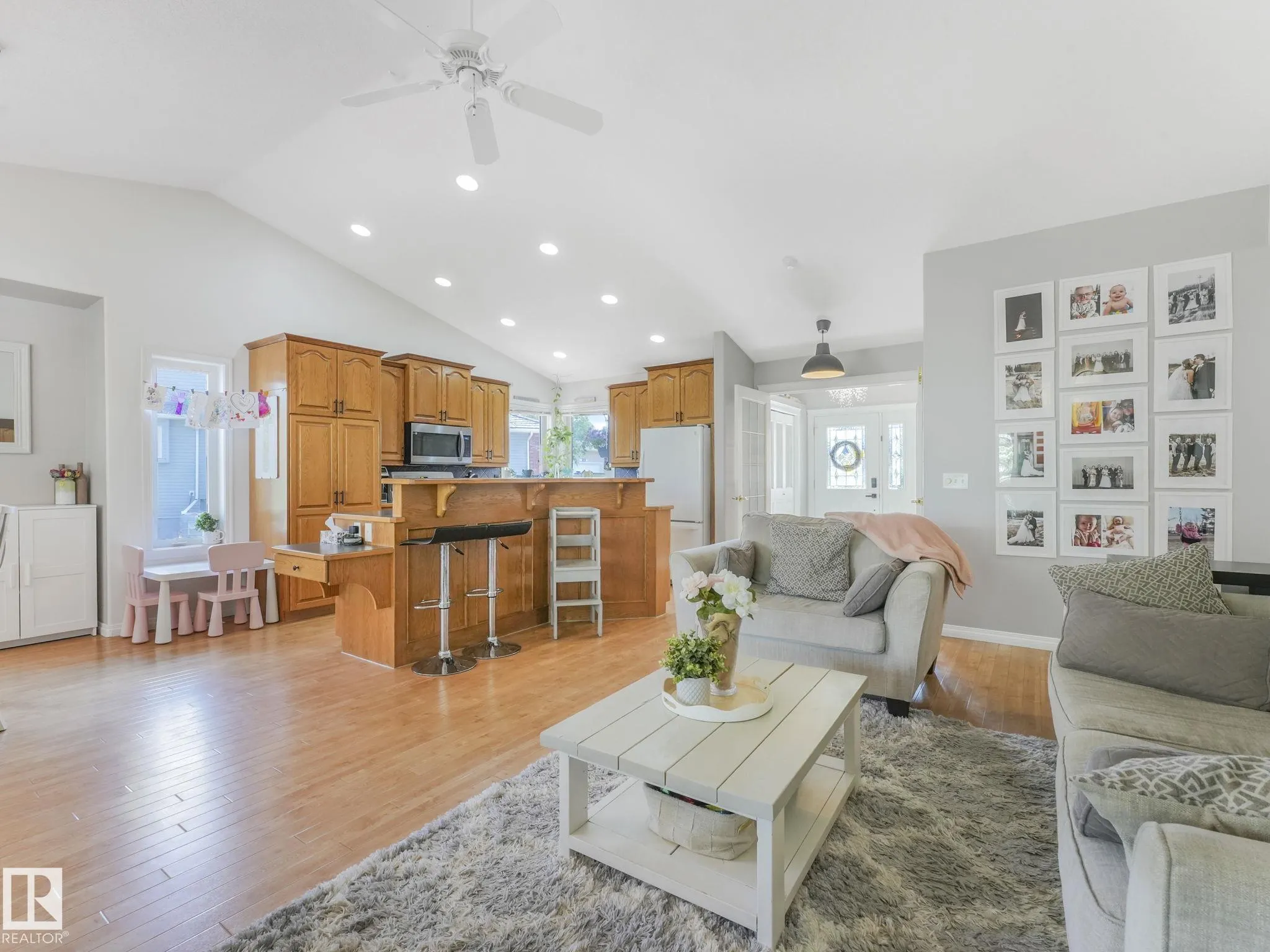 138 Pipestone Manor