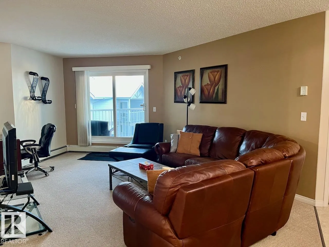 9932 100 Avenue