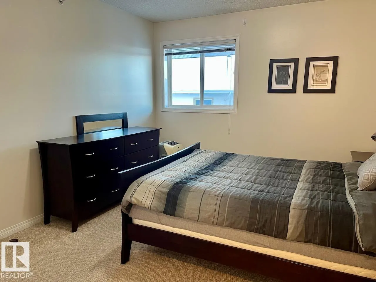 9932 100 Avenue