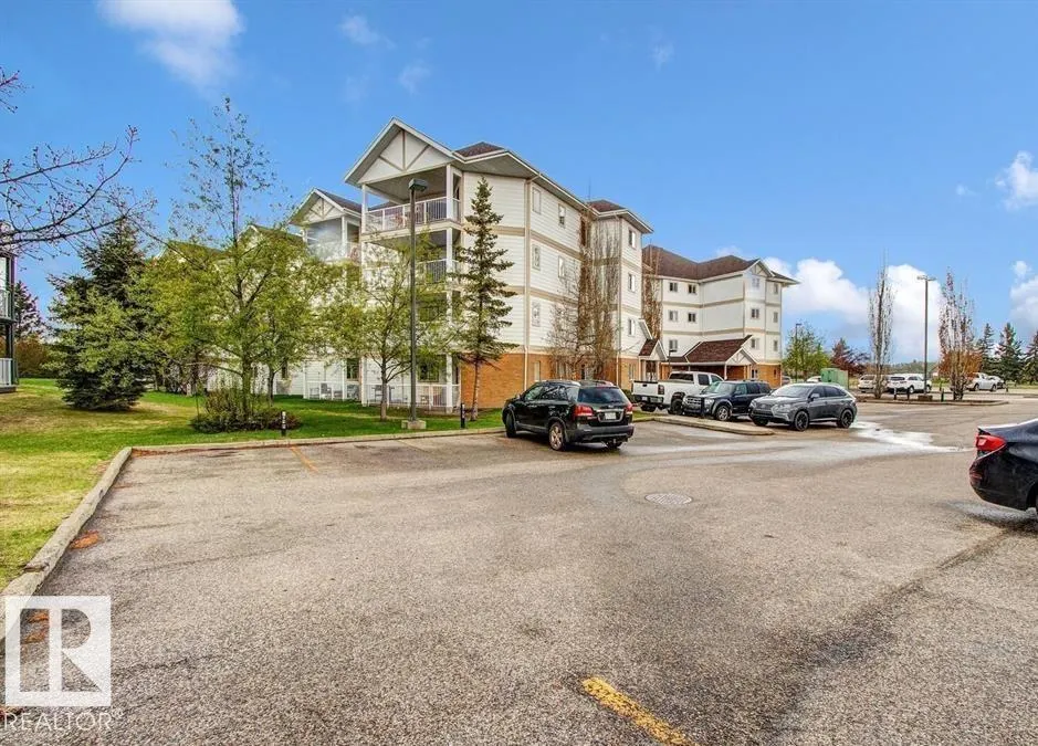 9932 100 Avenue