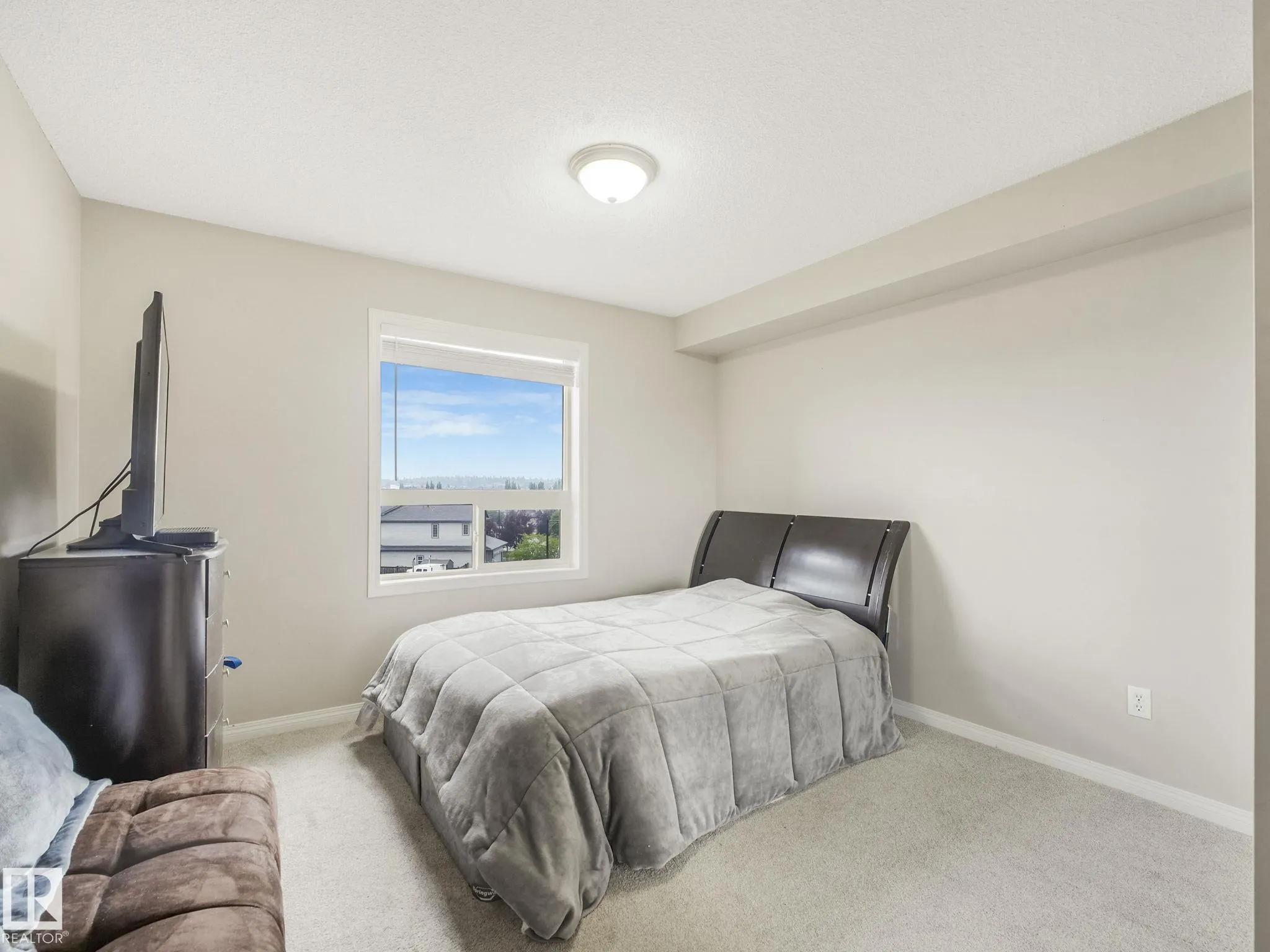 1520 HAMMOND Gate