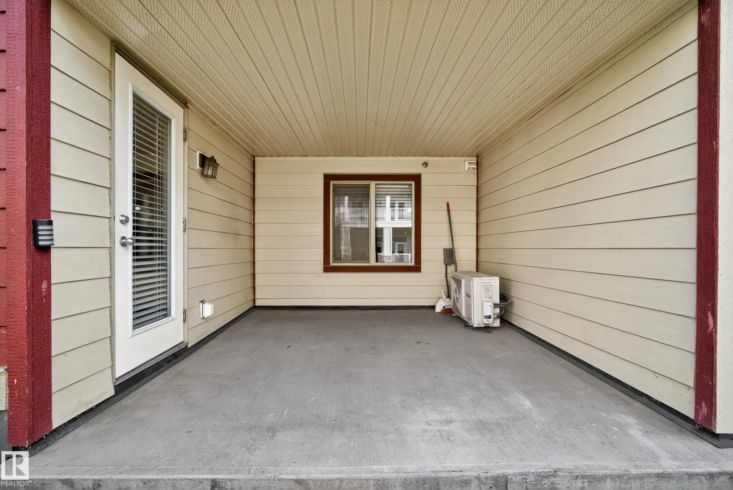 5804 MULLEN Place
