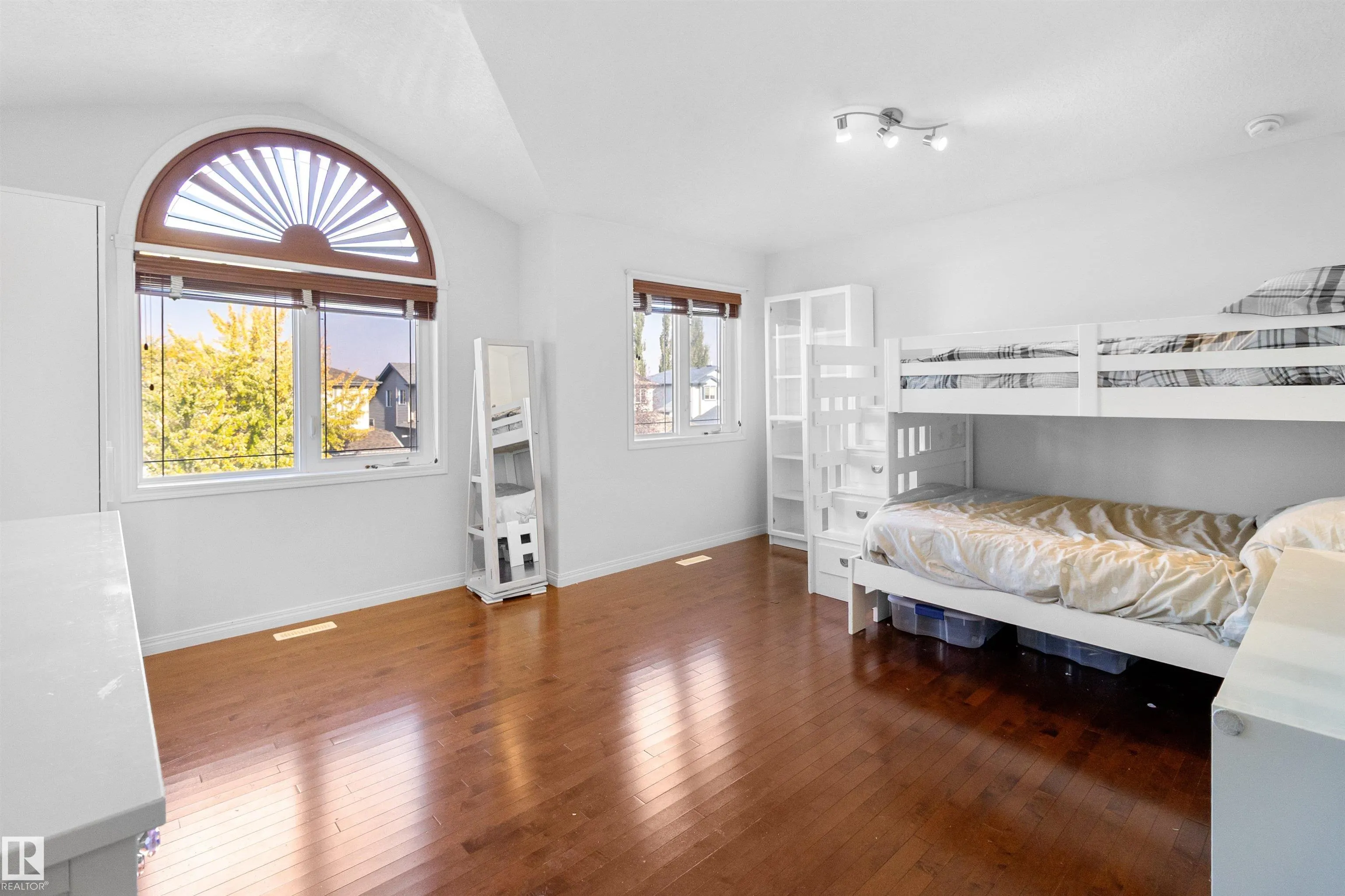 30 BIRCHMONT Drive