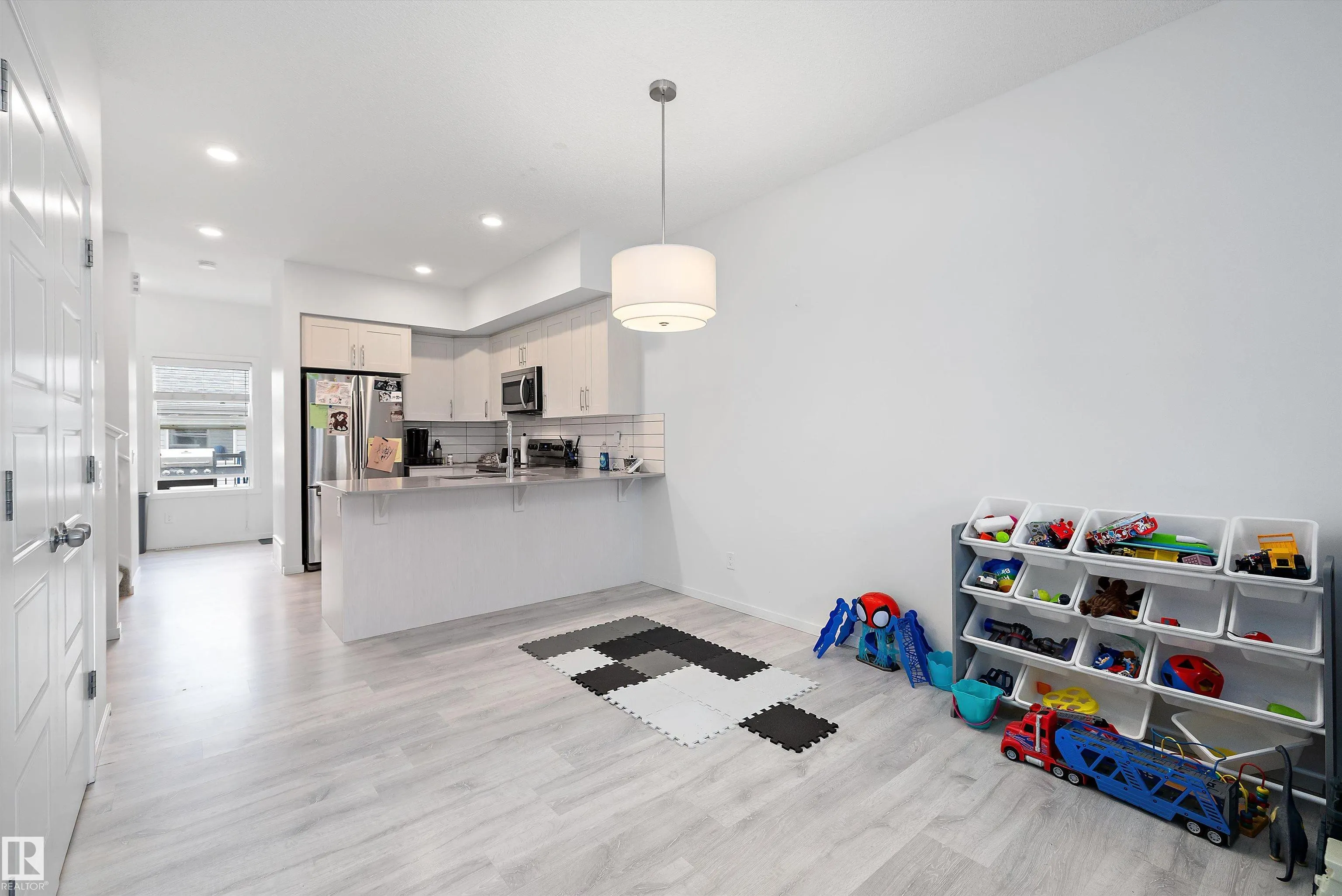 4317 Cooke Lane