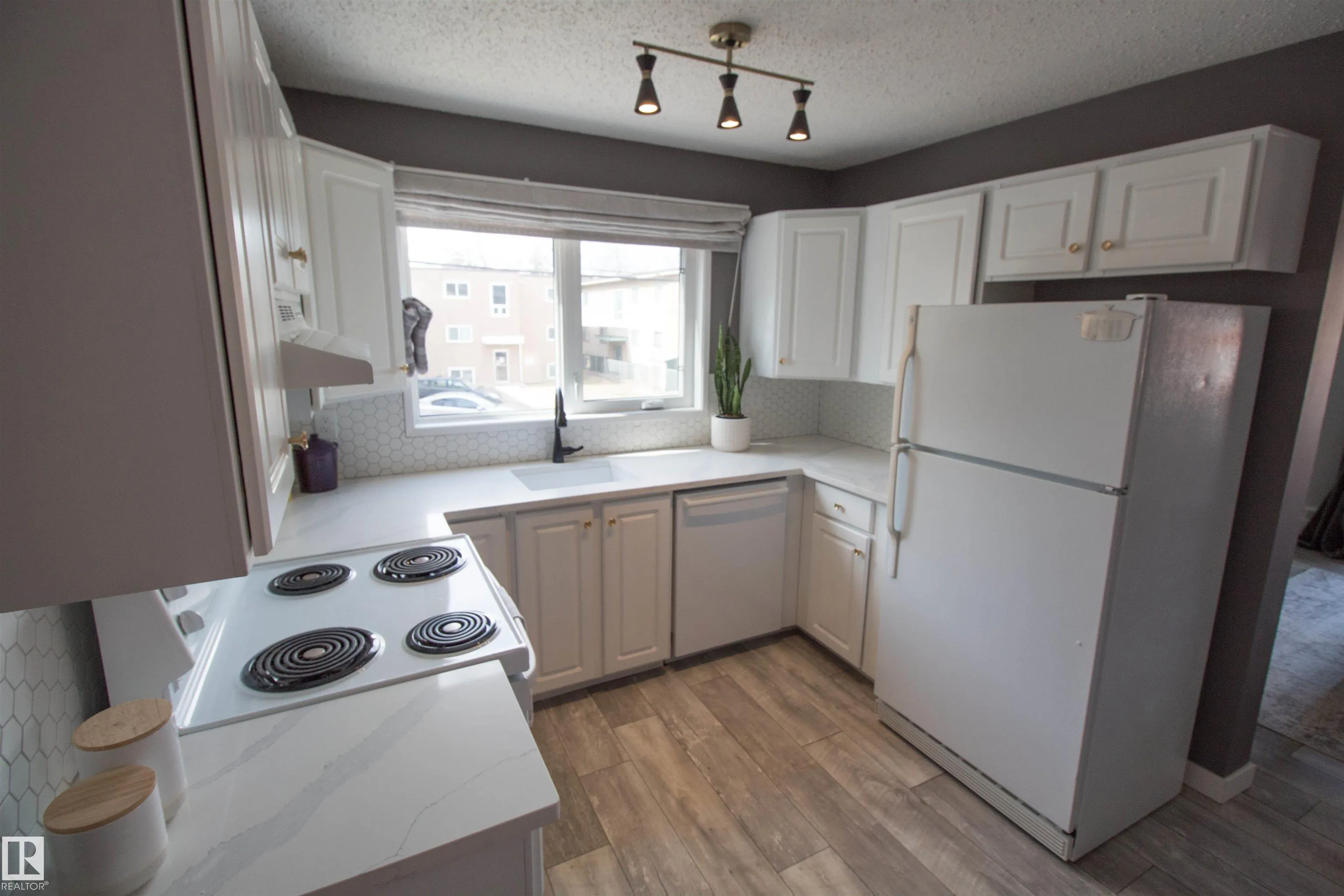 10208 113 Street