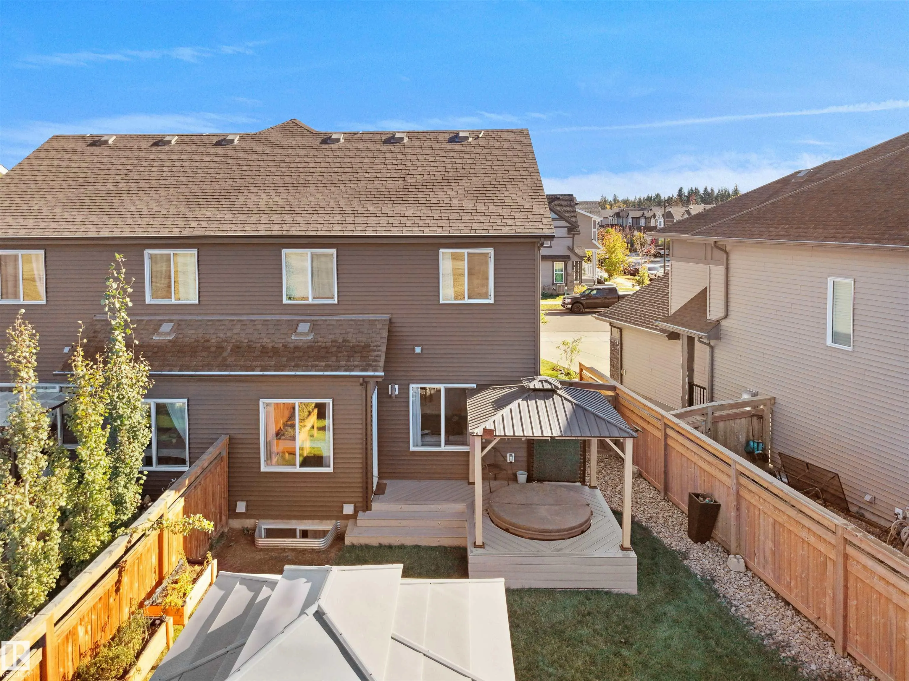 2889 DUKE Crescent