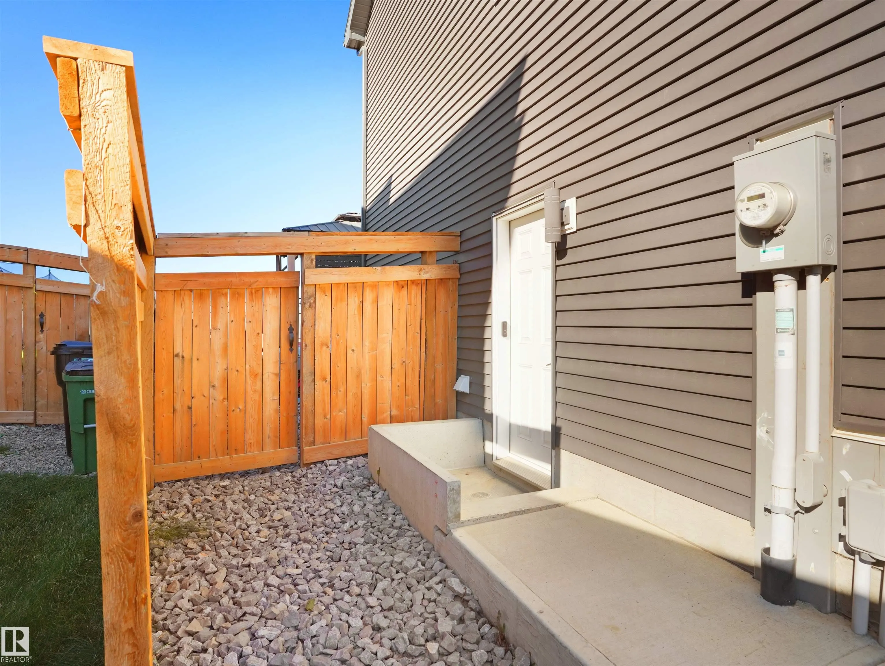 2889 DUKE Crescent