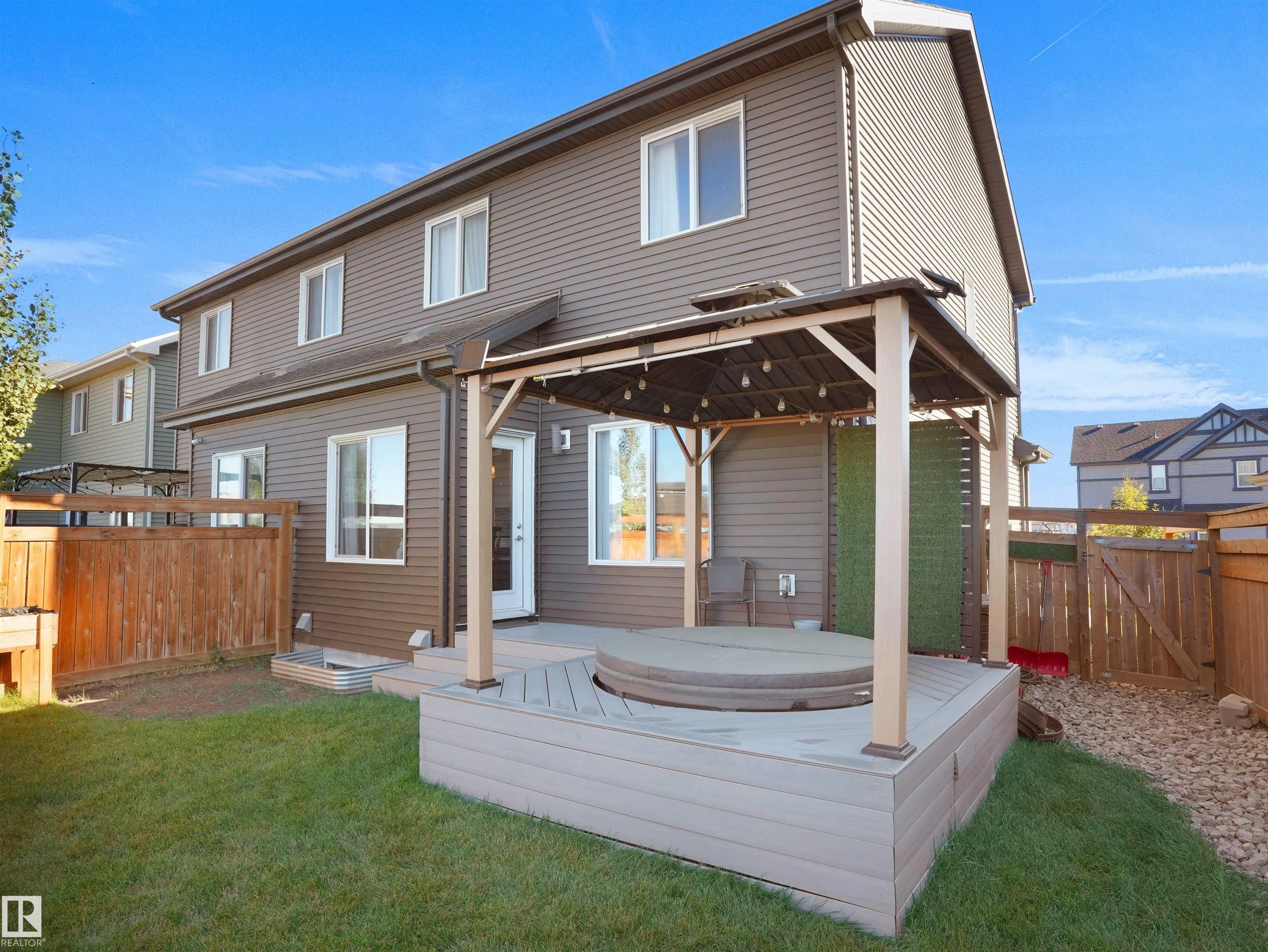 2889 DUKE Crescent
