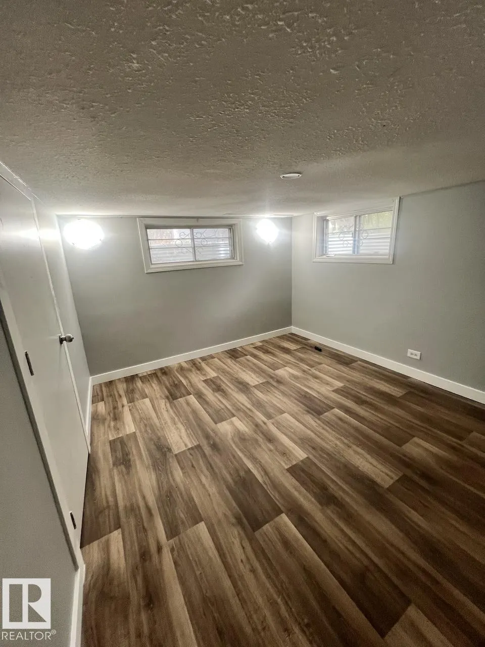 11902 90 Street