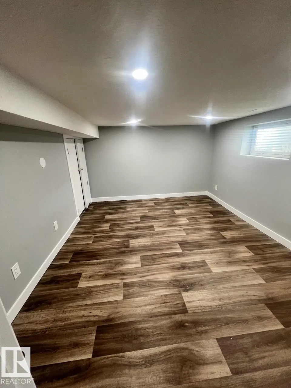 11902 90 Street