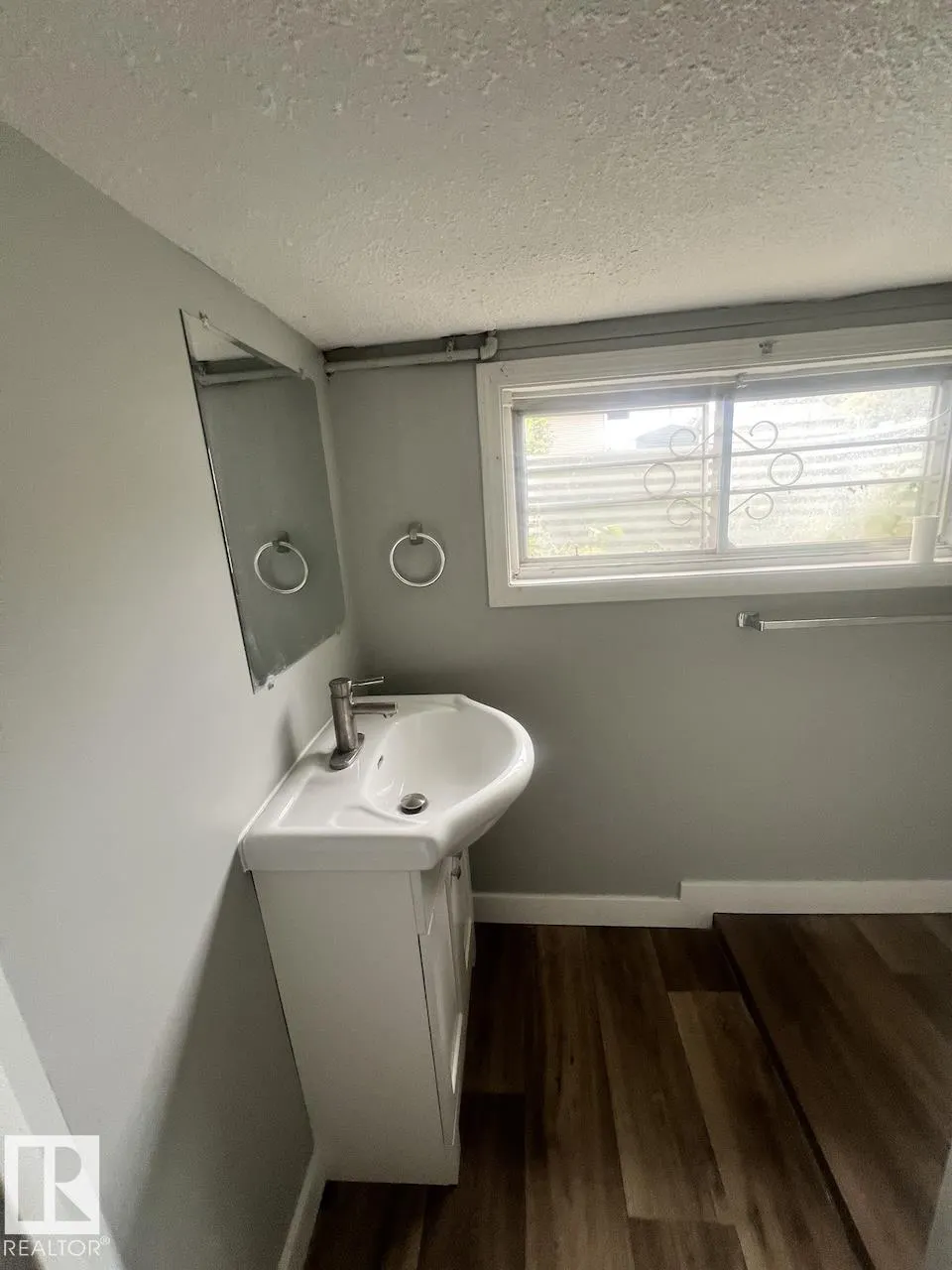 11902 90 Street