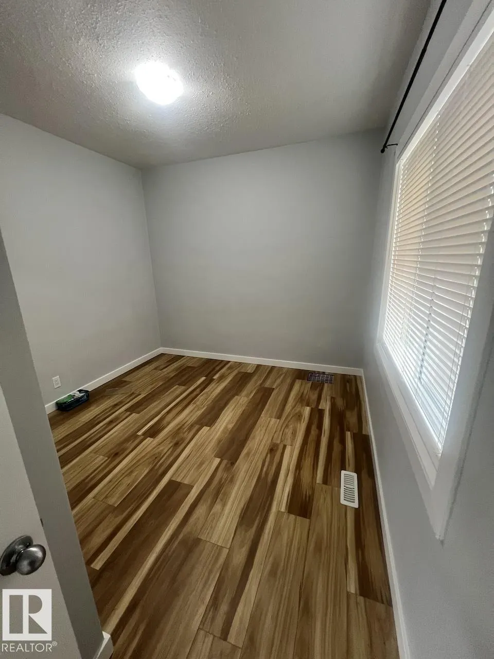 11902 90 Street